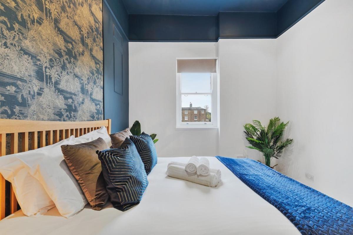 Chic 2 Bed Flat West