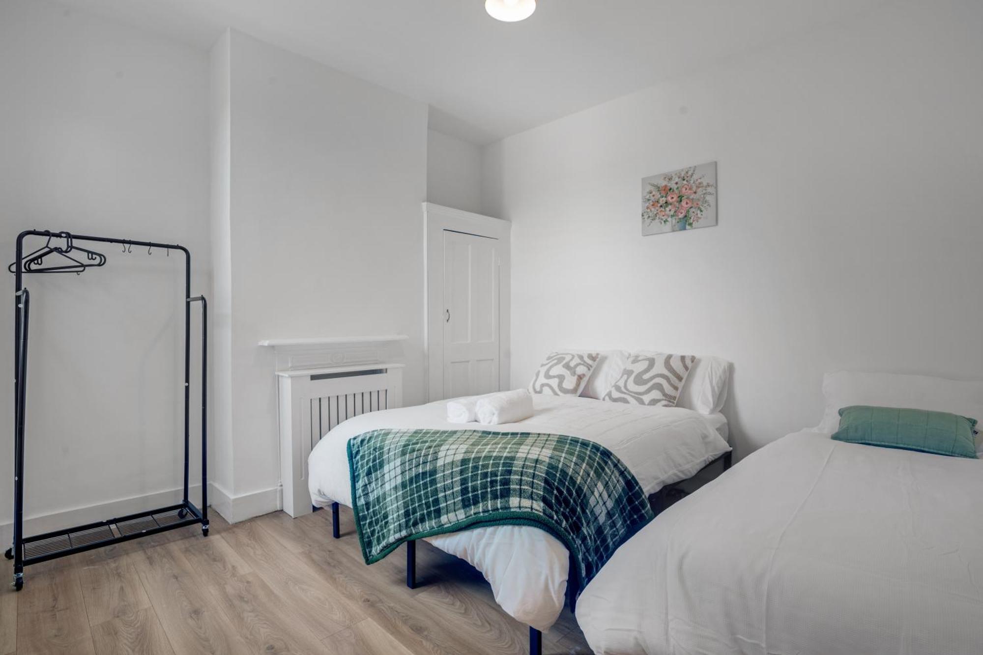 Apartment 3 Bedroom Luxury House With Parking London