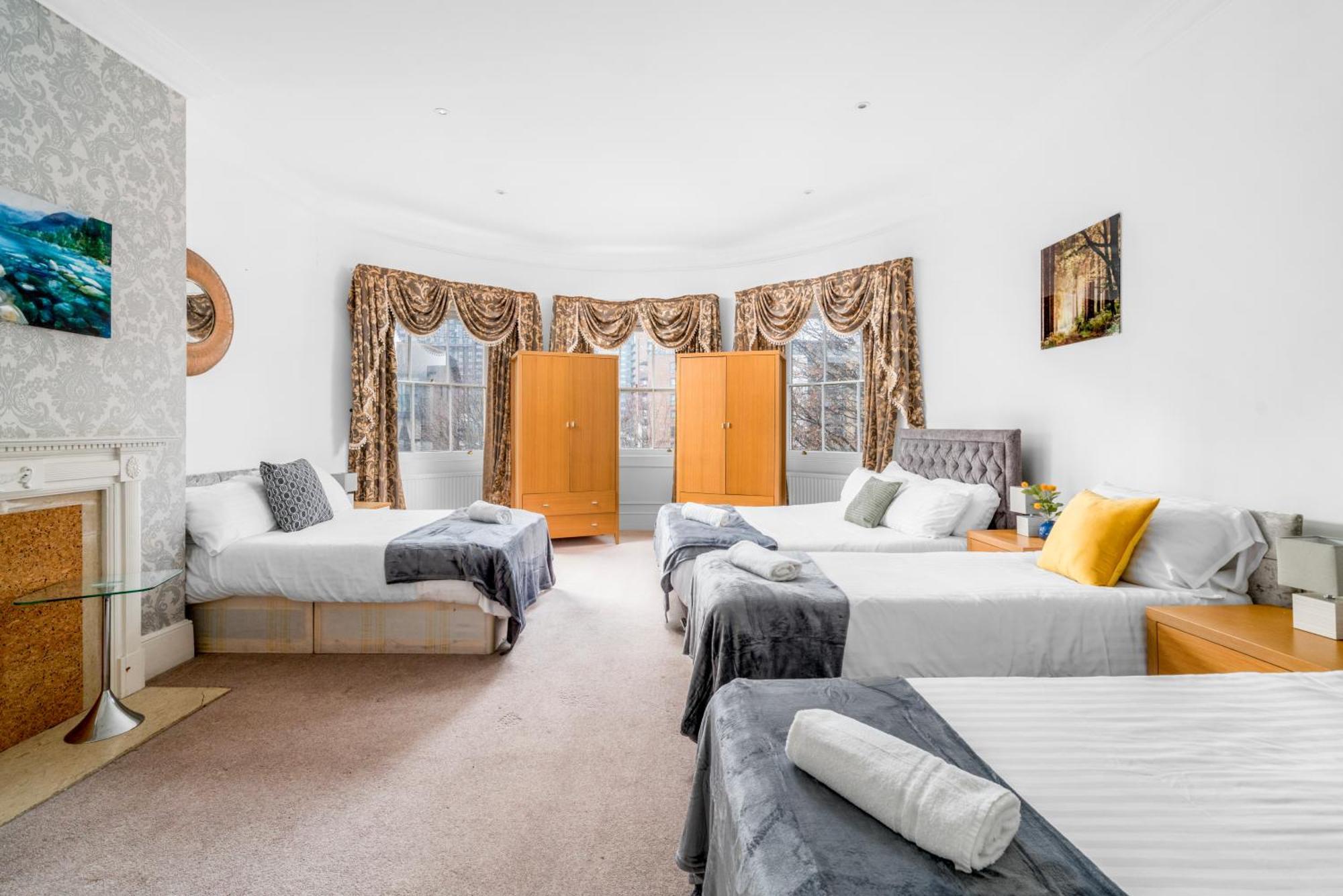 Larger Groups Close To O2 Arena Excel Canary Wharf With Wifi And Parking Within Mins Walk To Drl & Jubilee Line Apartment