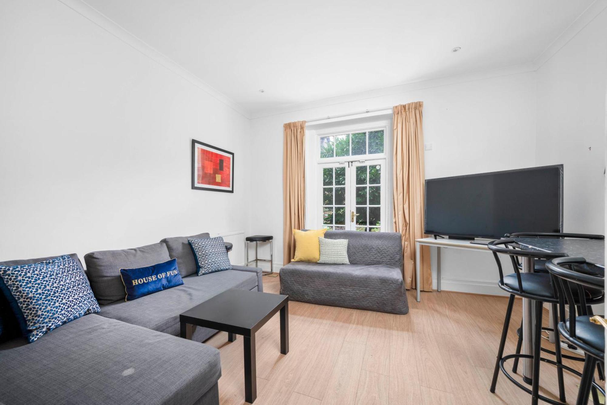 Apartment Larger Groups Close To O2 Arena Excel Canary Wharf With Wifi And Parking Within Mins Walk To Drl & Jubilee Line London