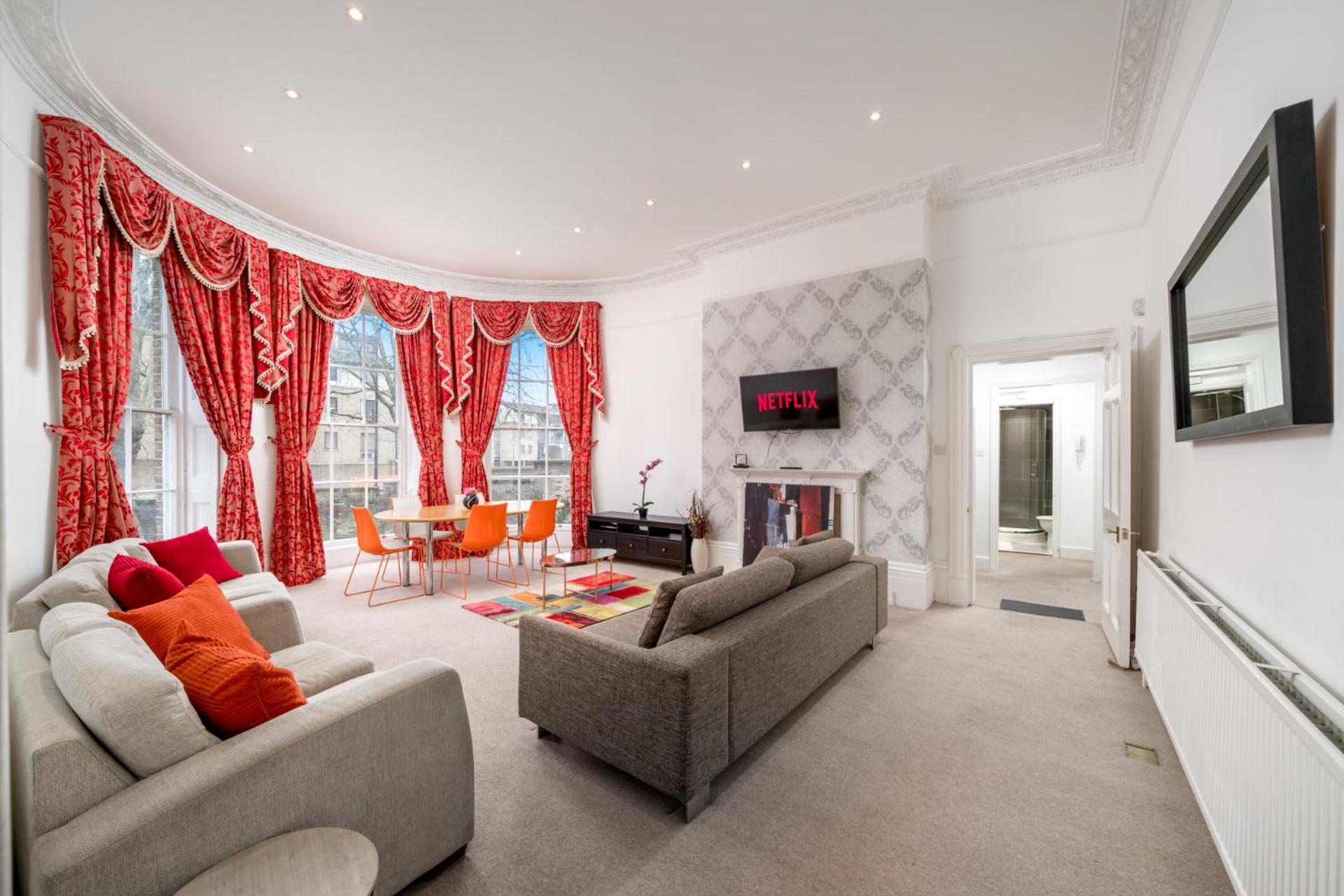 Apartment Larger Groups Close To O2 Arena Excel Canary Wharf With Wifi And Parking Within Mins Walk To Drl & Jubilee Line