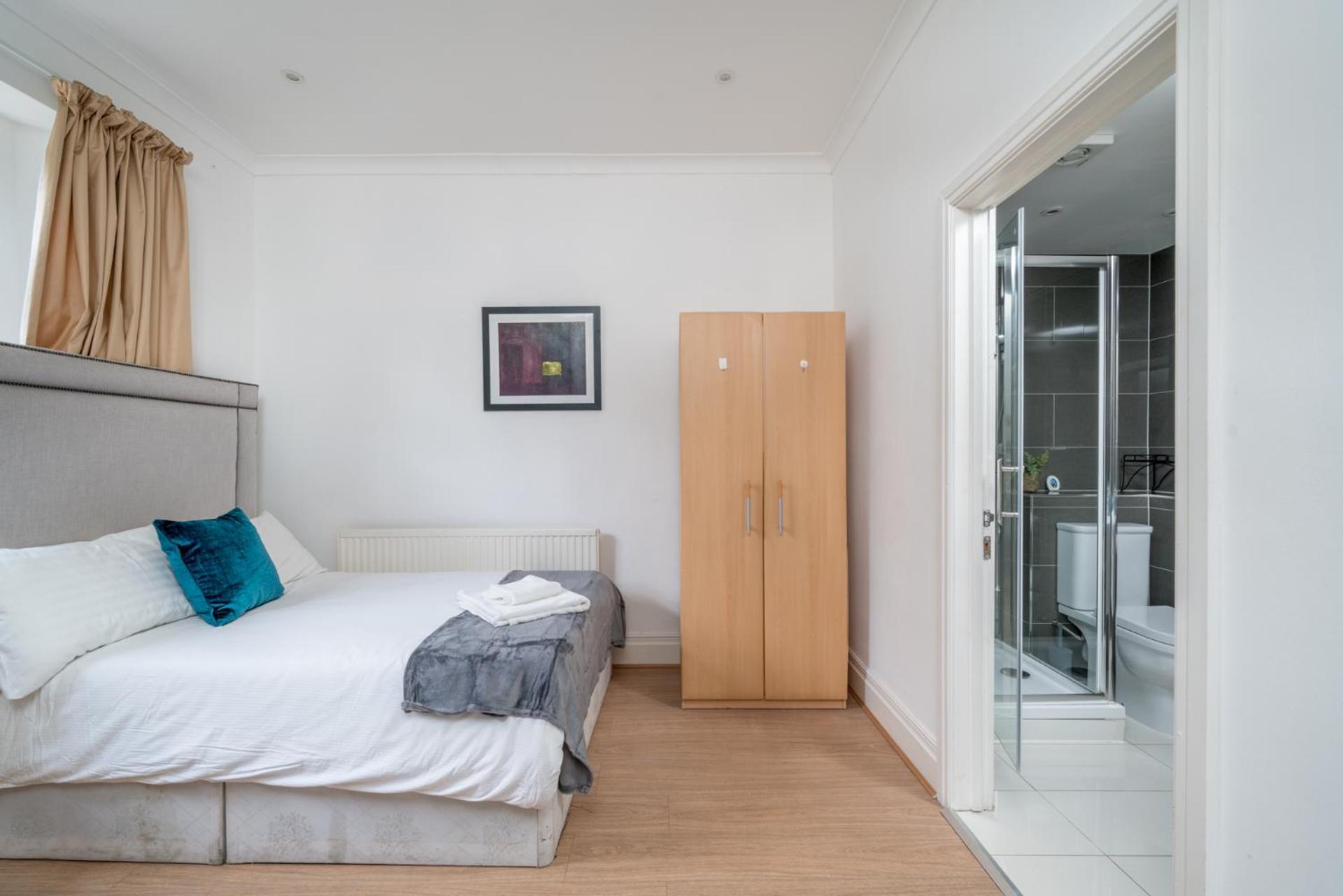 Apartment Larger Groups Close To O2 Arena Excel Canary Wharf With Wifi And Parking Within Mins Walk To Drl & Jubilee Line *