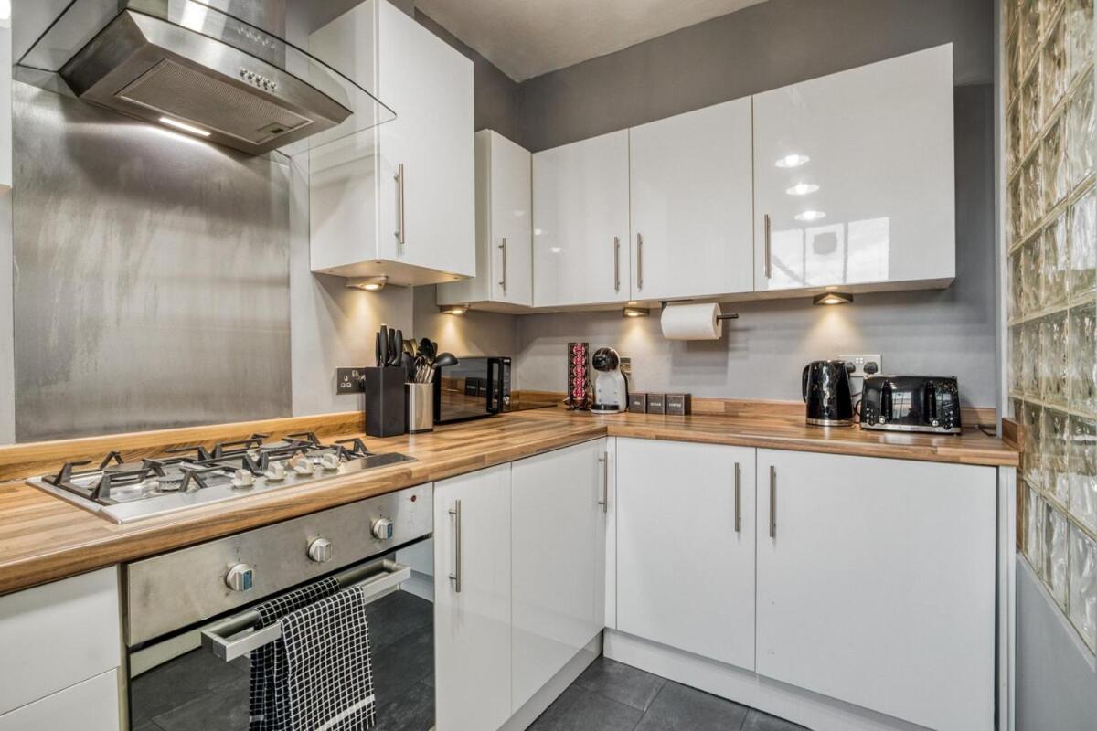 Chic 1bed And Terrace In Battersea Leilighet London