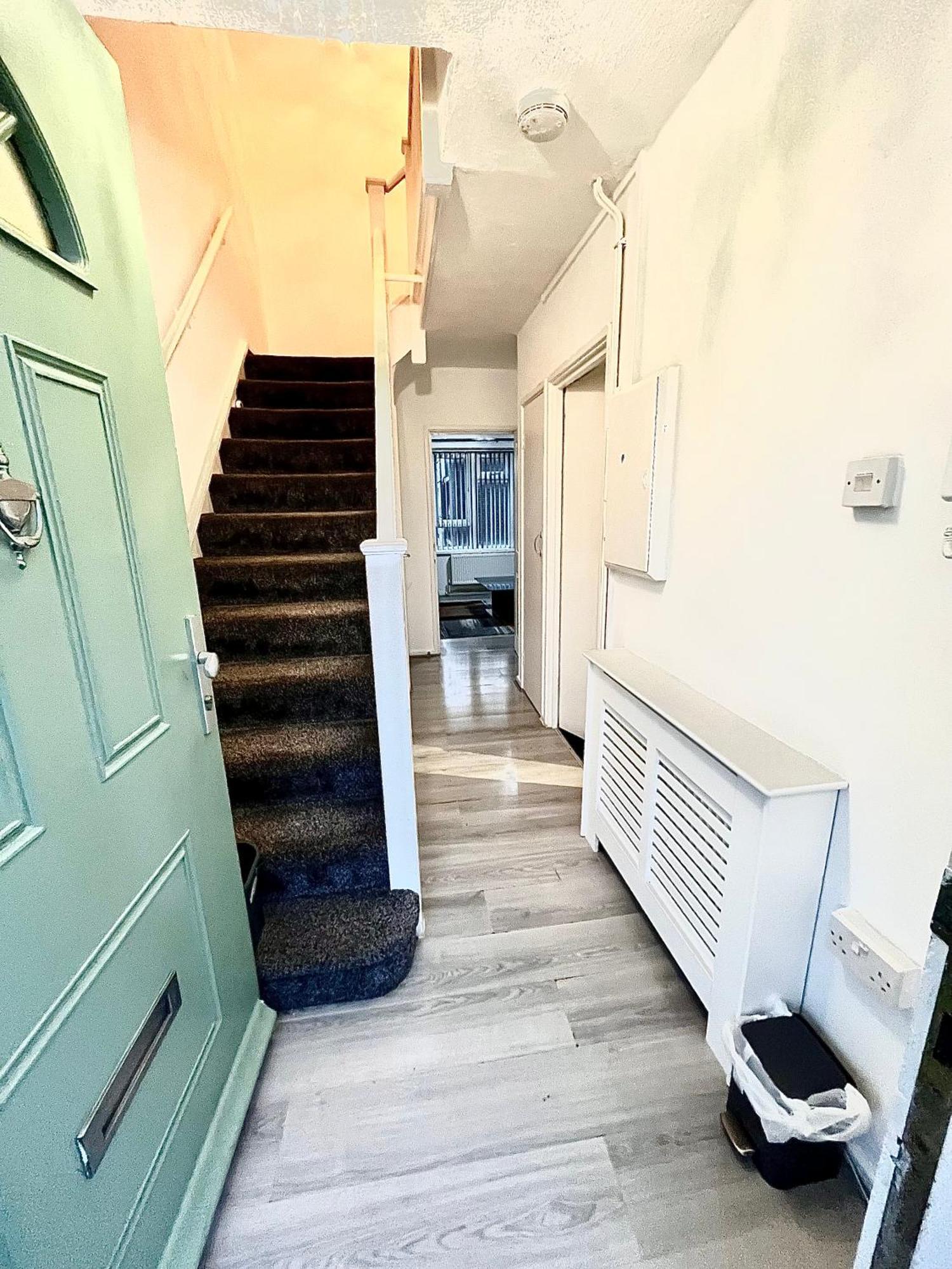 Maitland Luxury 2 Bedroom Greenwich With Good Living Space Sleeps 5 Guest- 1 Minute From Greenwich Dlr Station Appartement Londen