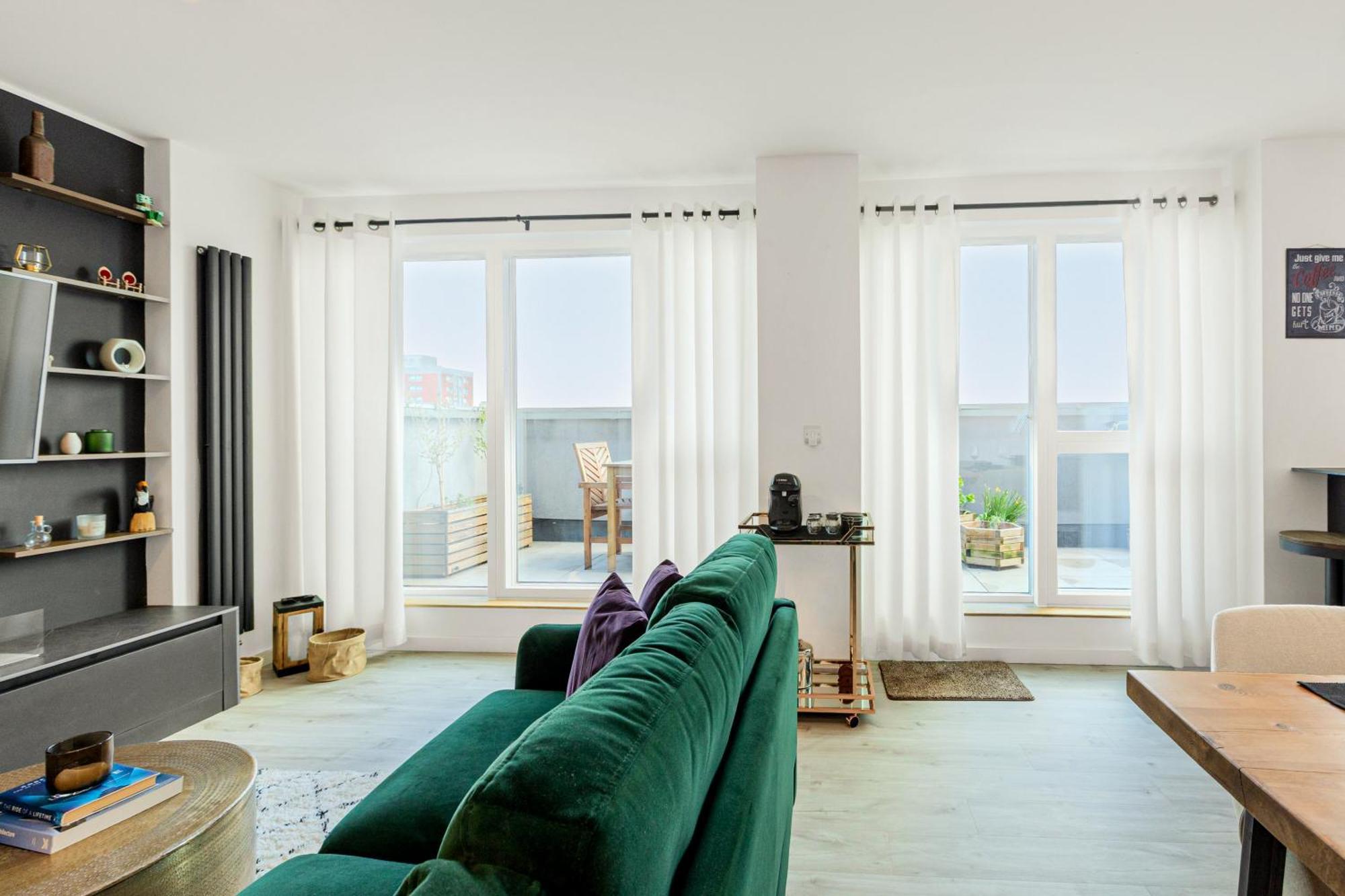 Lägenhet Magnificent New Cross 2br Penthouse With Balcony And Views
