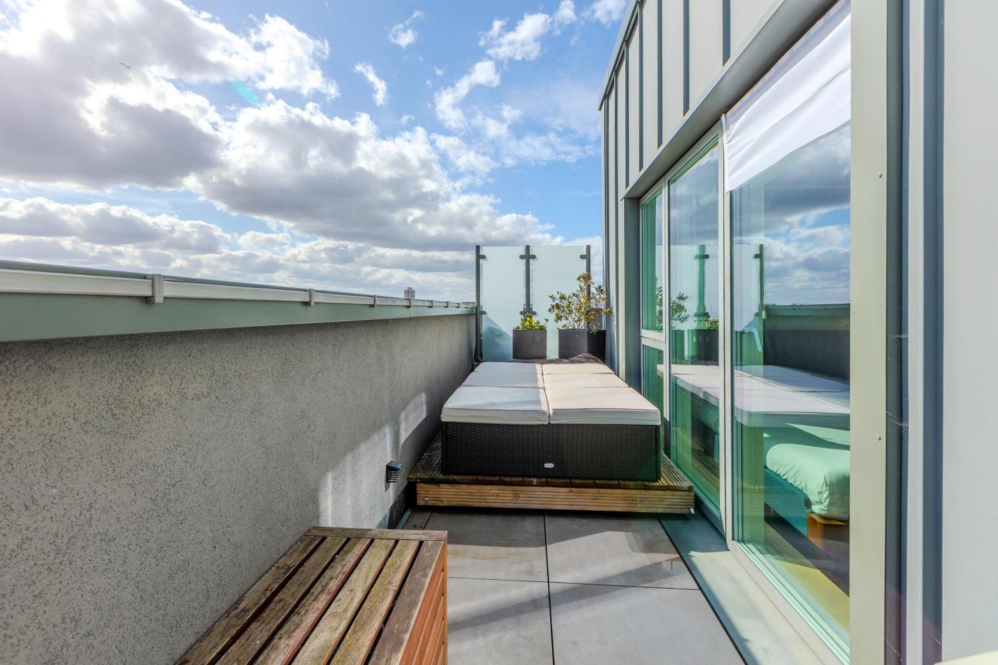 Lägenhet Magnificent New Cross 2br Penthouse With Balcony And Views