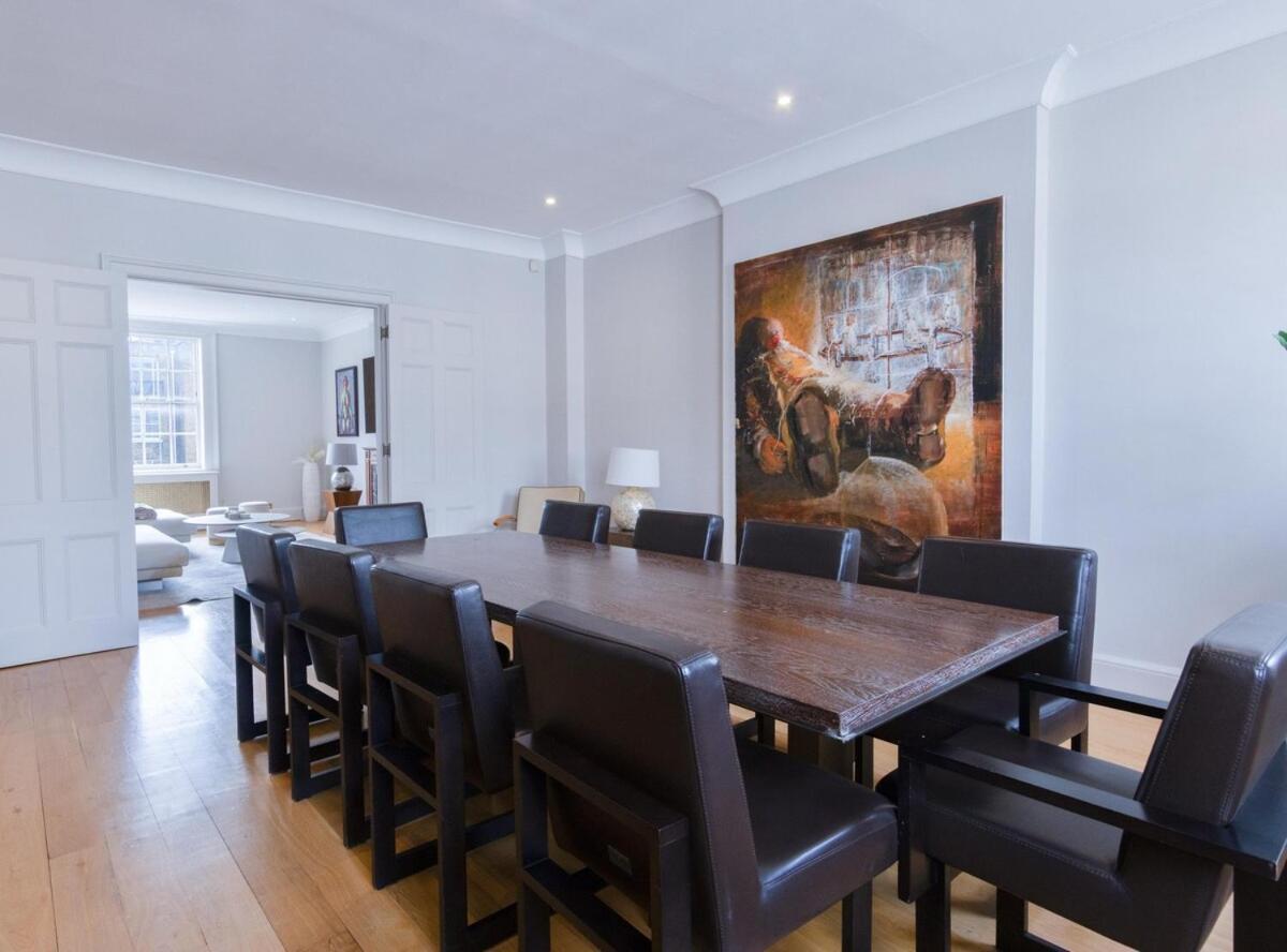 3 Bedroom Luxury In Eaton Square Appartement