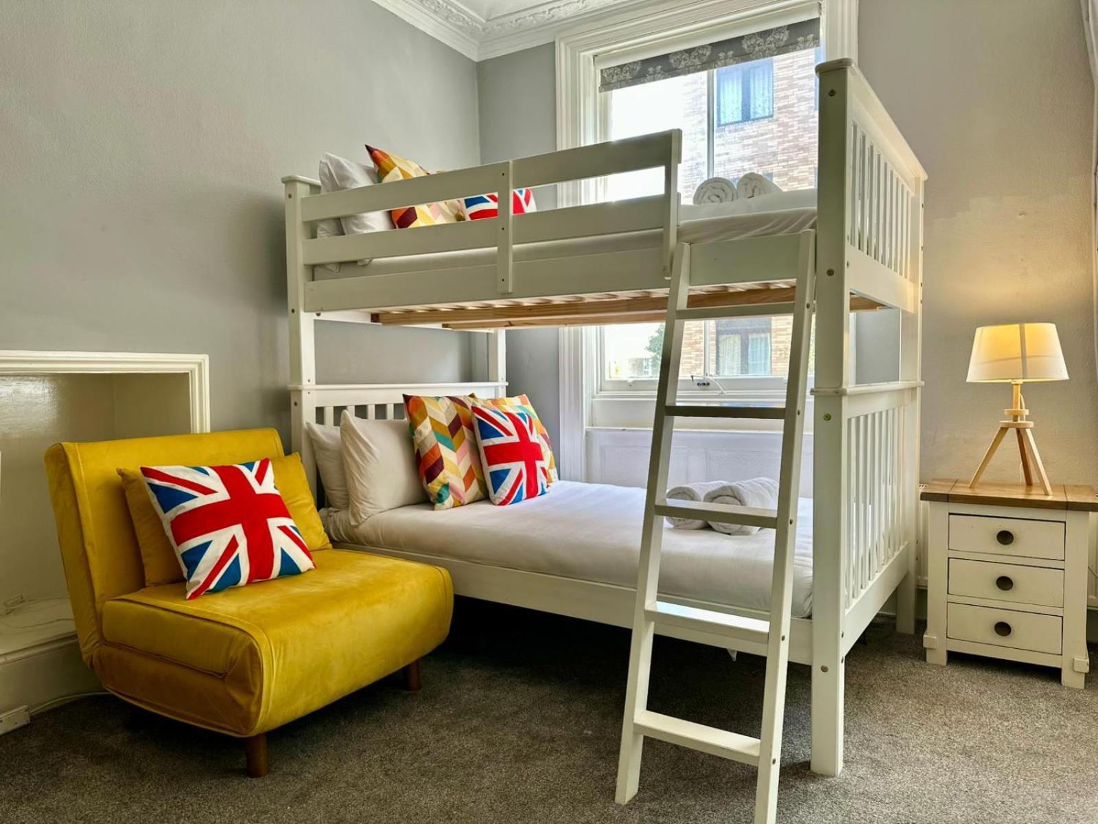 Edgware Guest house *