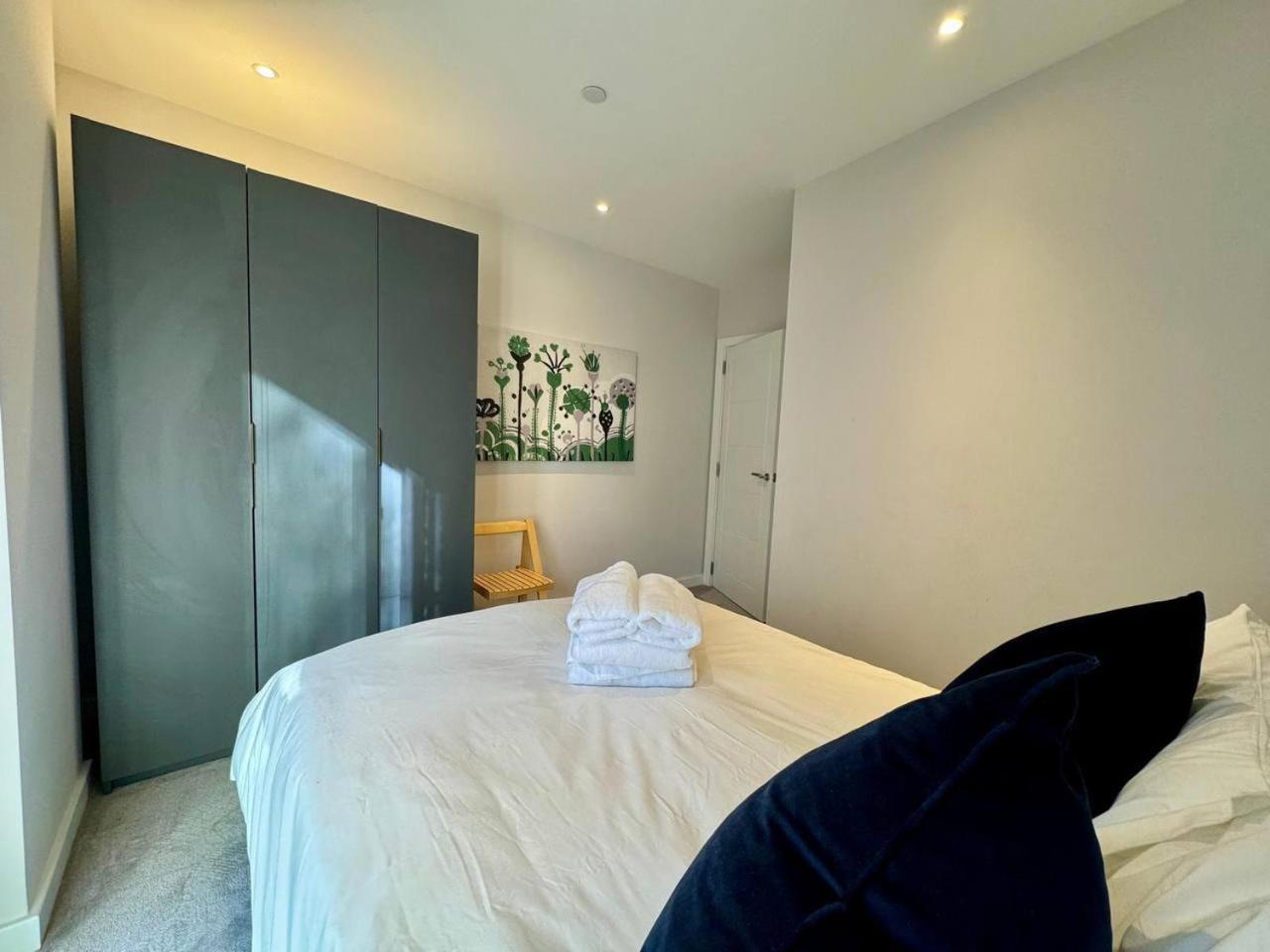 Modern 2 Bedroom Near Eye Londres