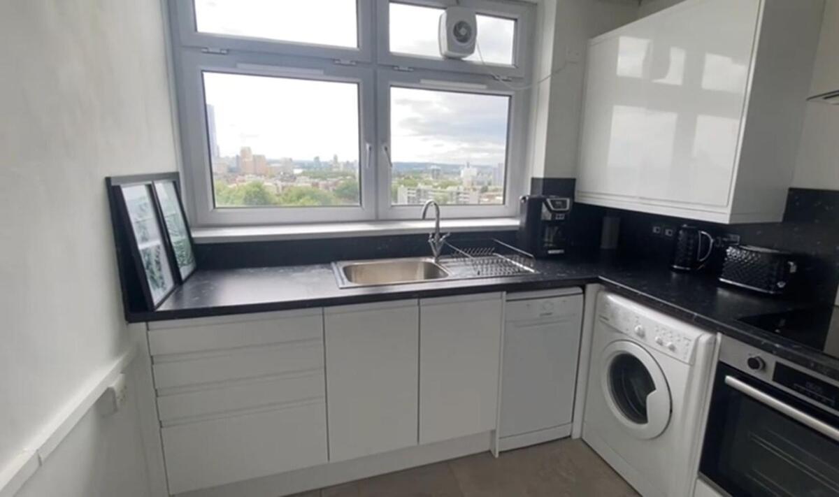 Appartement 2 Bedroom - Breath Taking Views Canary Warf - Zone 2 Mile End *