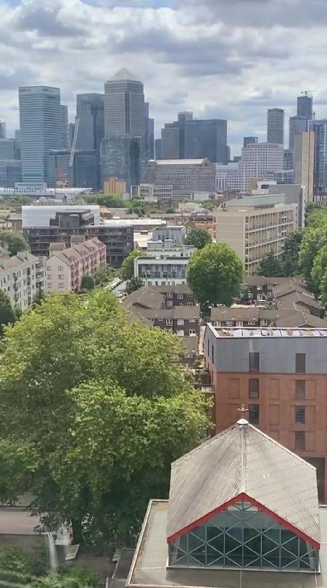 2 Bedroom - Breath Taking Views Canary Warf - Zone 2 Mile End Appartement *