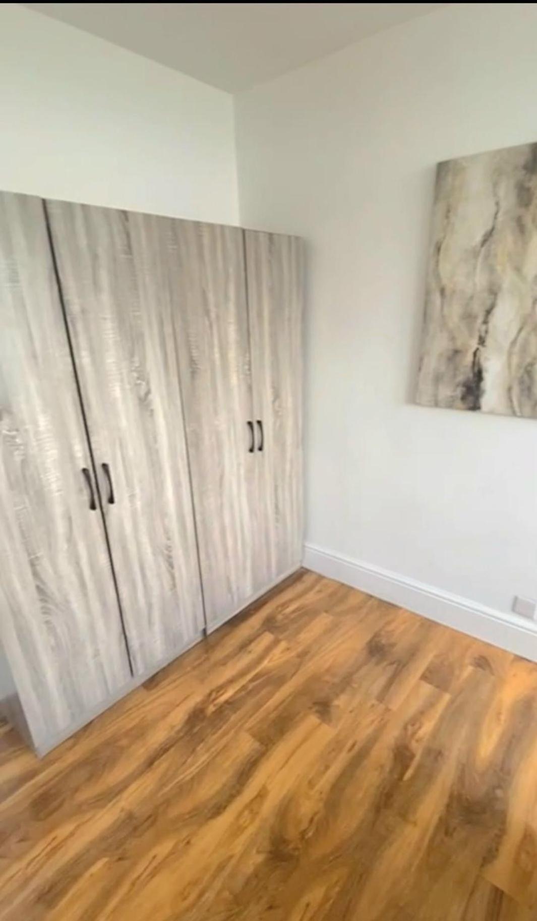 Appartement 2 Bedroom - Breath Taking Views Canary Warf - Zone 2 Mile End *