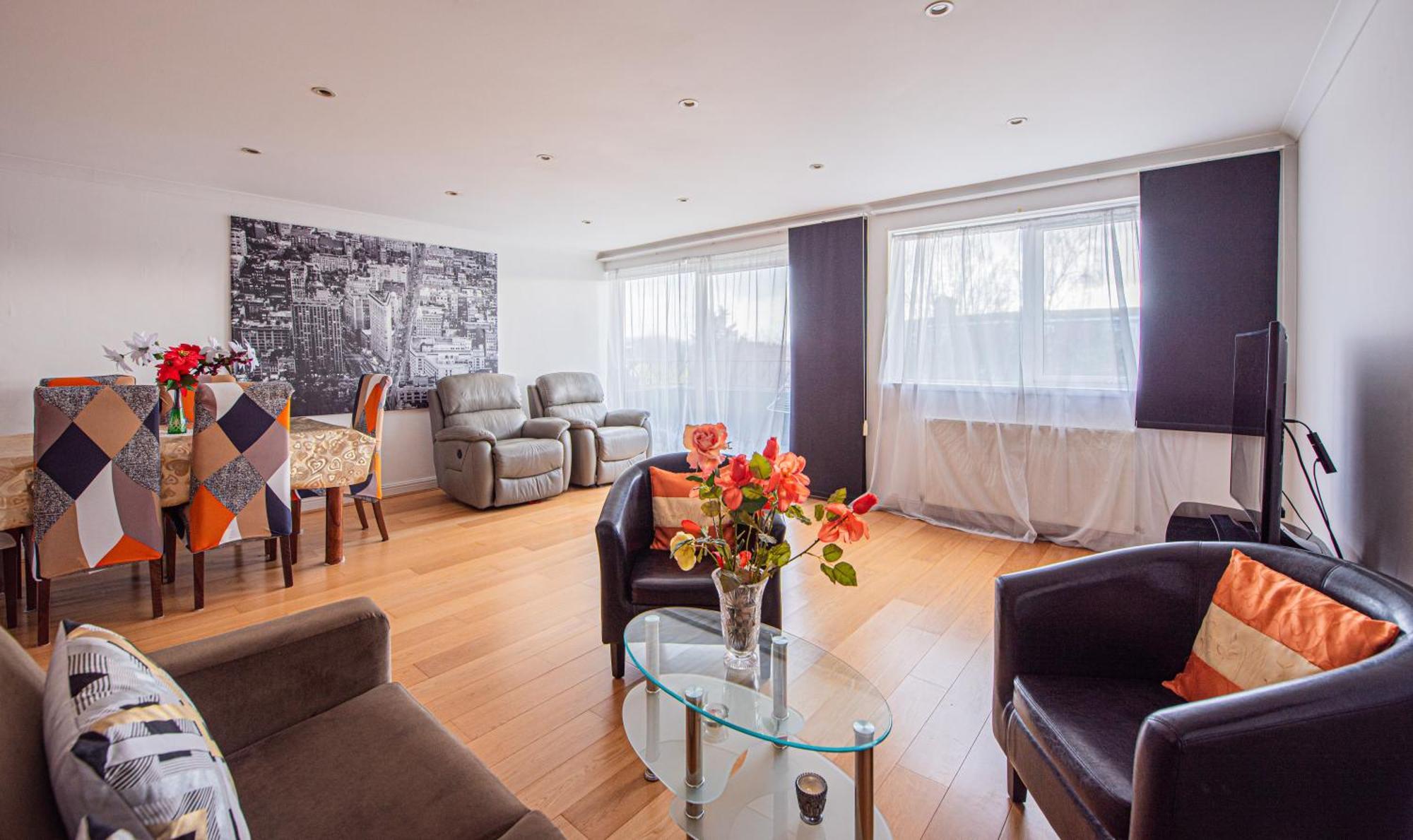 Elegant 2-bed Flat In Prime Golders Location Apartment