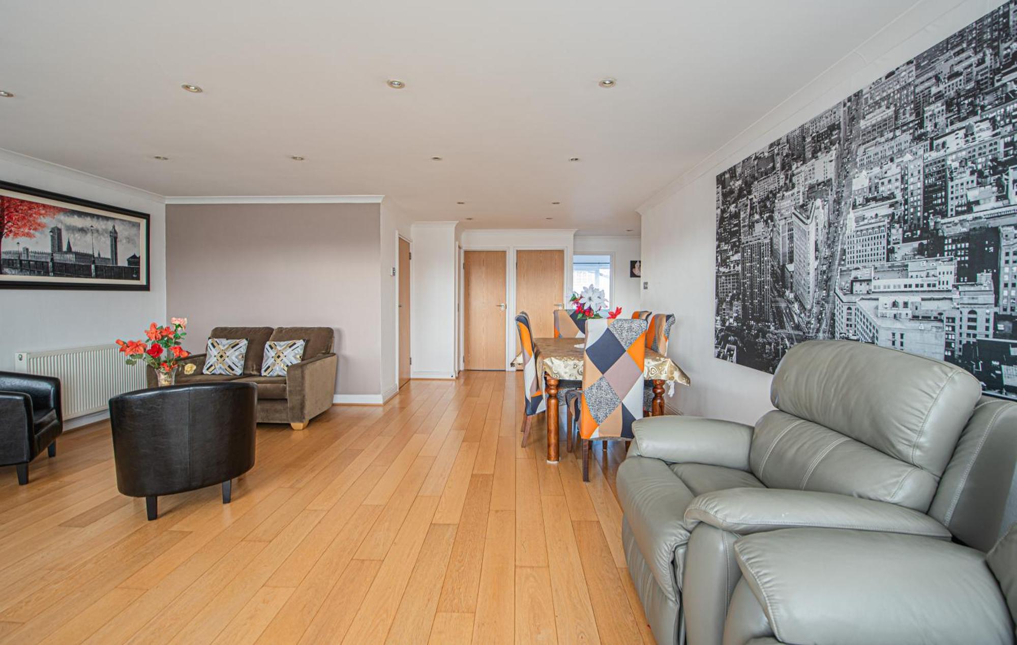 Apartment Elegant 2-bed Flat In Prime Golders Location *