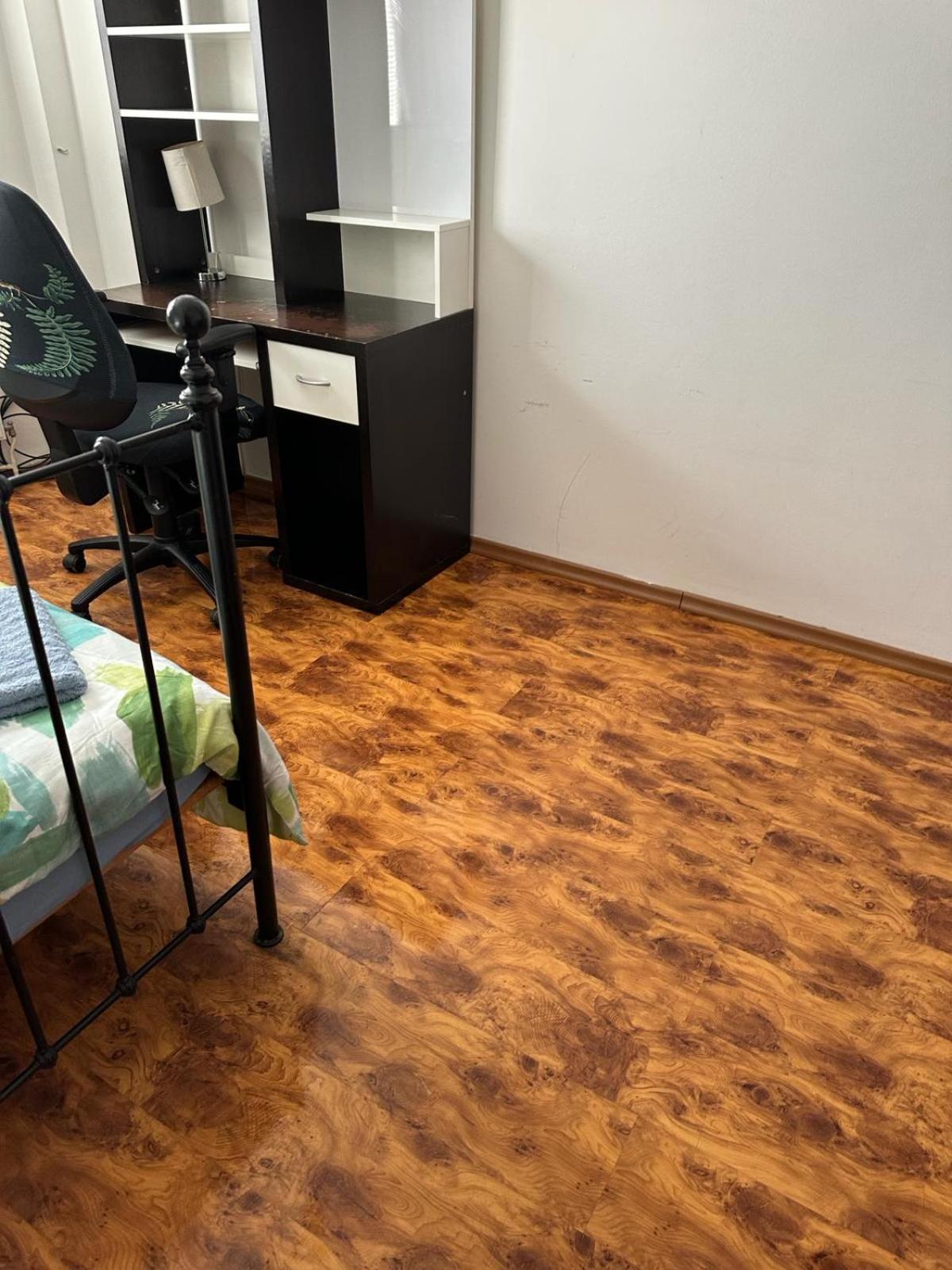 Shared Ideal For Professional Or Students In Heart Of Apartment