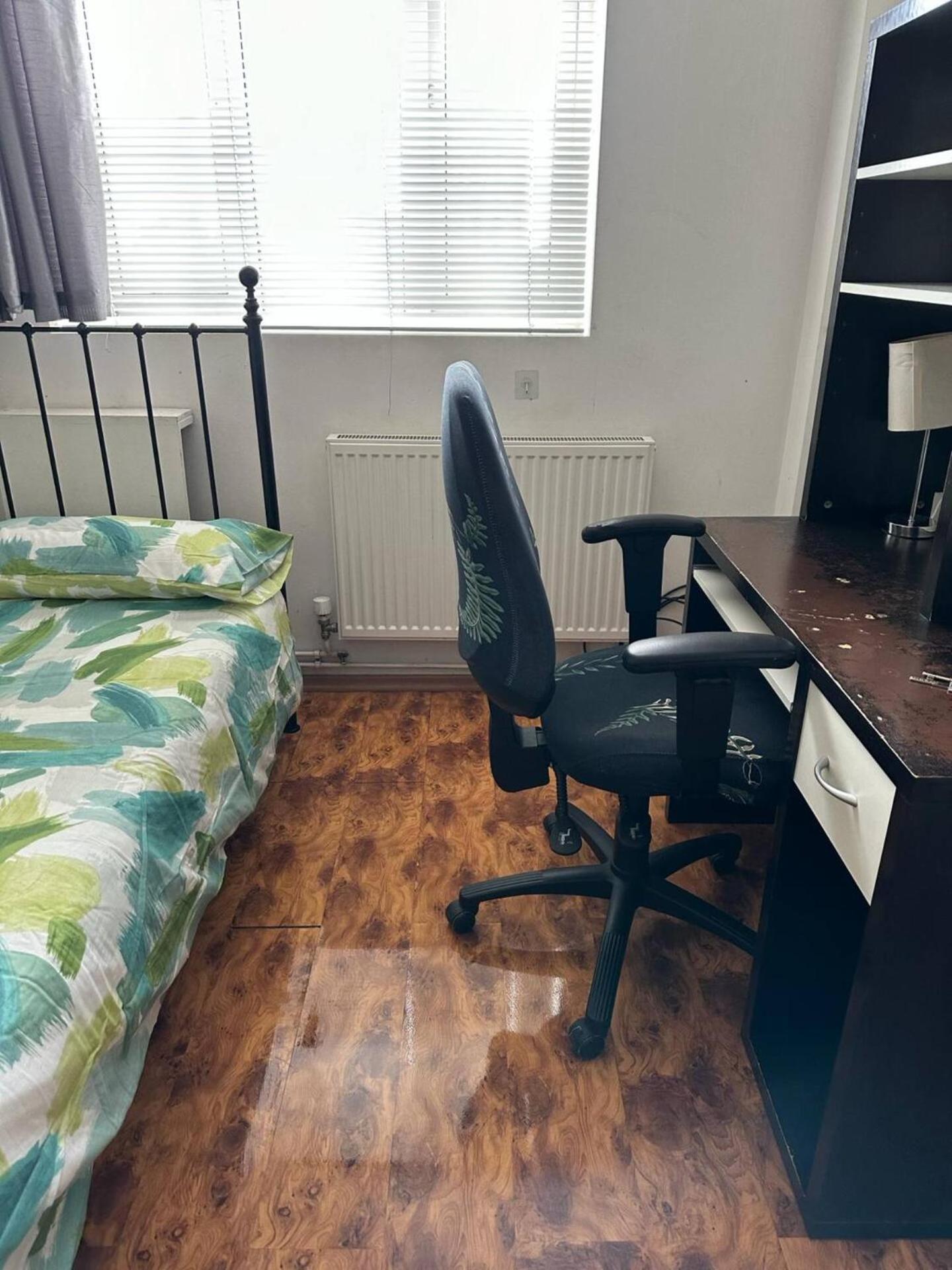 Shared Ideal For Professional Or Students In Heart Of Apartment