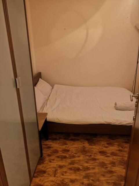 Apartment Shared Ideal For Professional Or Students In Heart Of *