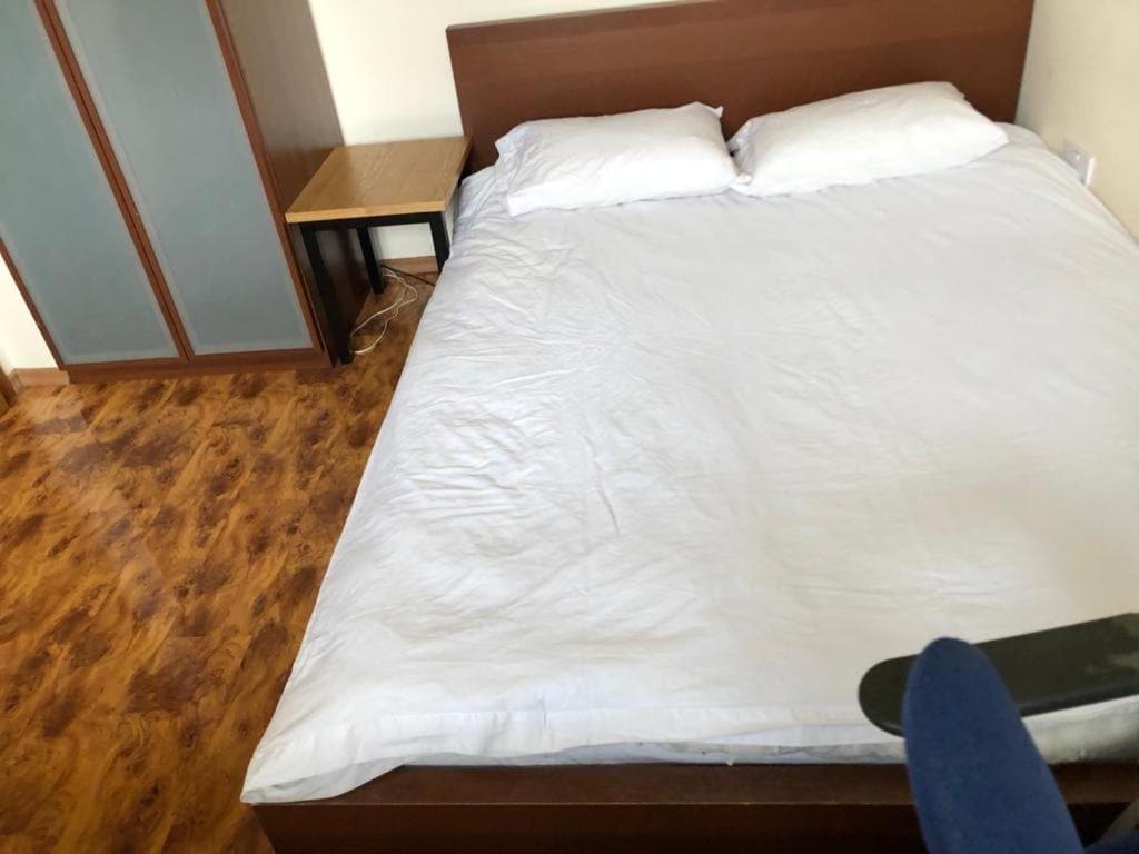 Shared Ideal For Professional Or Students In Heart Of Apartment