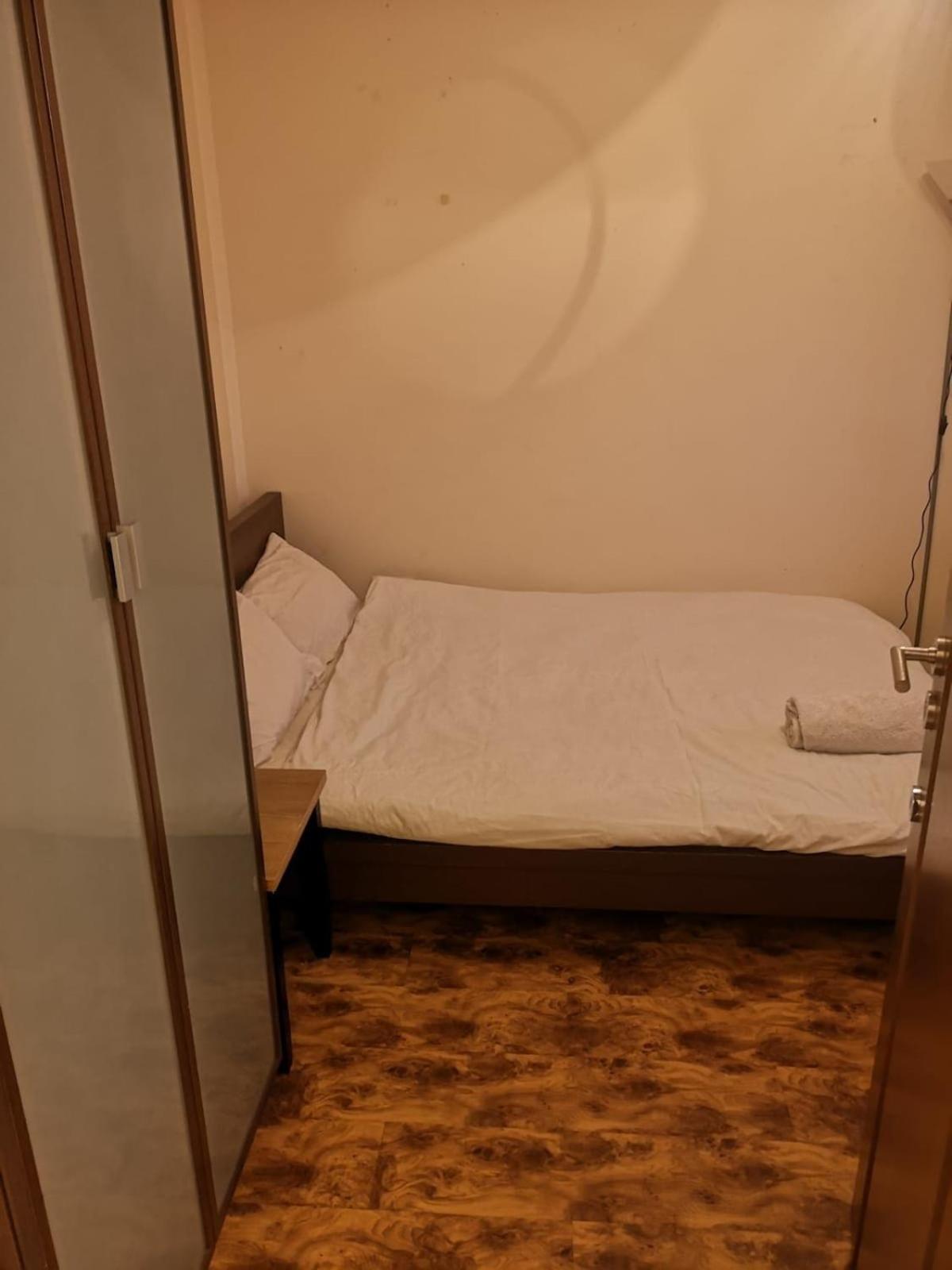 Shared Ideal For Professional Or Students In Heart Of Apartment *