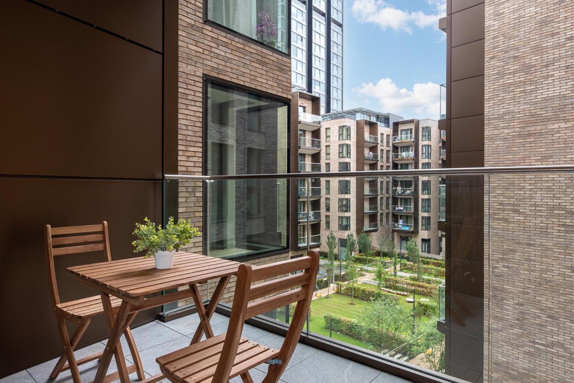 Apartment Premium 2-Bedroom Flat With Lift & Private Balcony In Farringdon, London