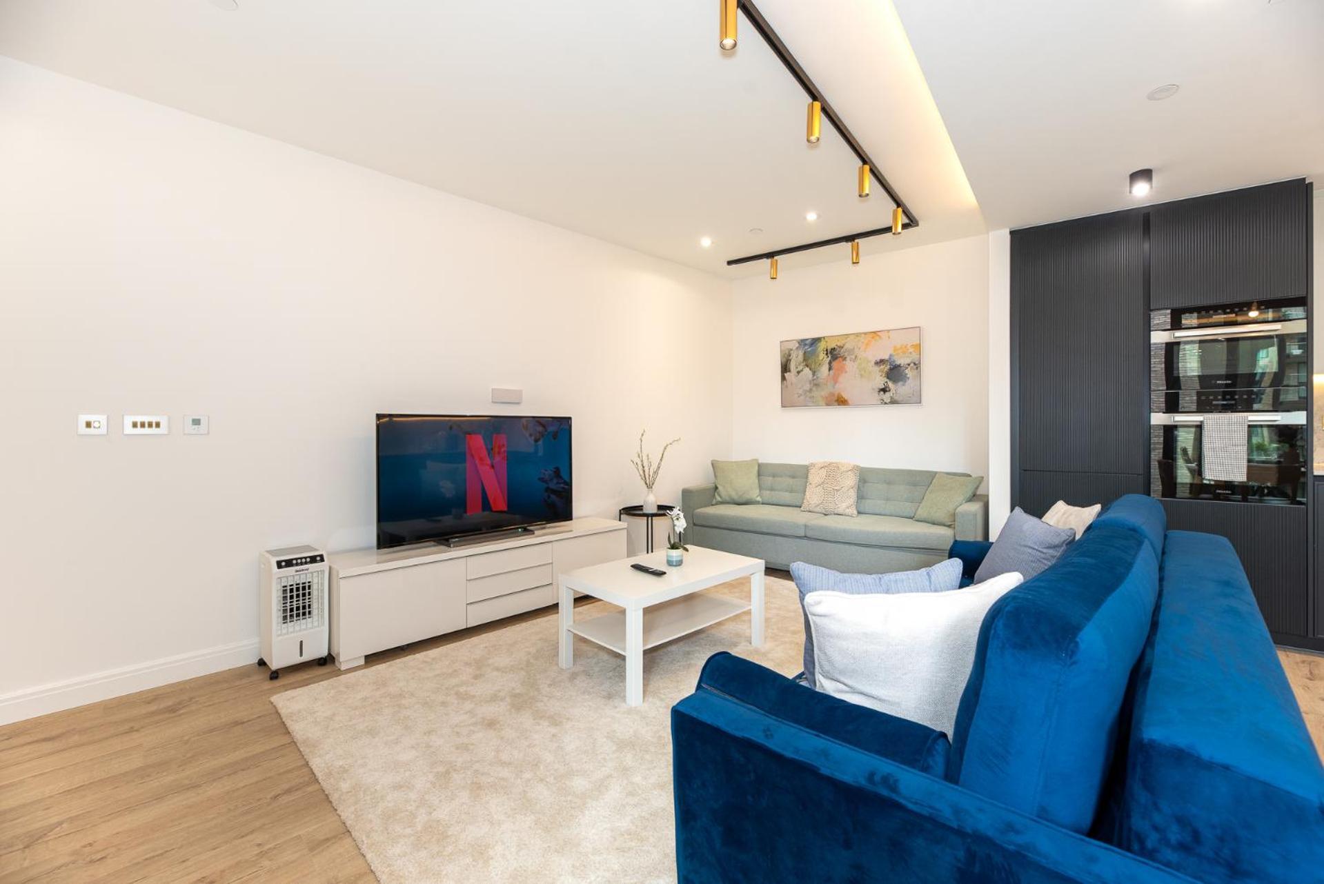 Apartment Premium 2-Bedroom Flat With Lift & Private Balcony In Farringdon, London