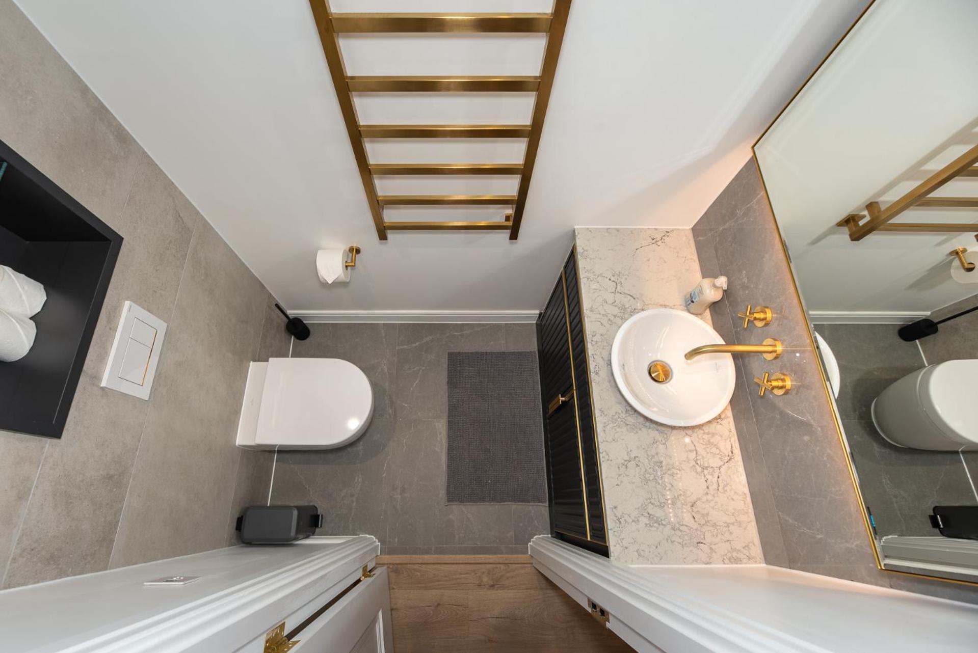 Apartment Premium 2-Bedroom Flat With Lift & Private Balcony In Farringdon, London *