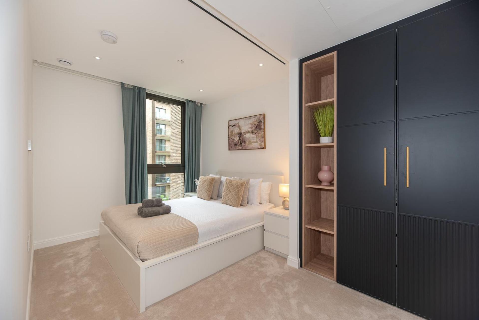 Premium 2-Bedroom Flat With Lift & Private Balcony In Farringdon, London London