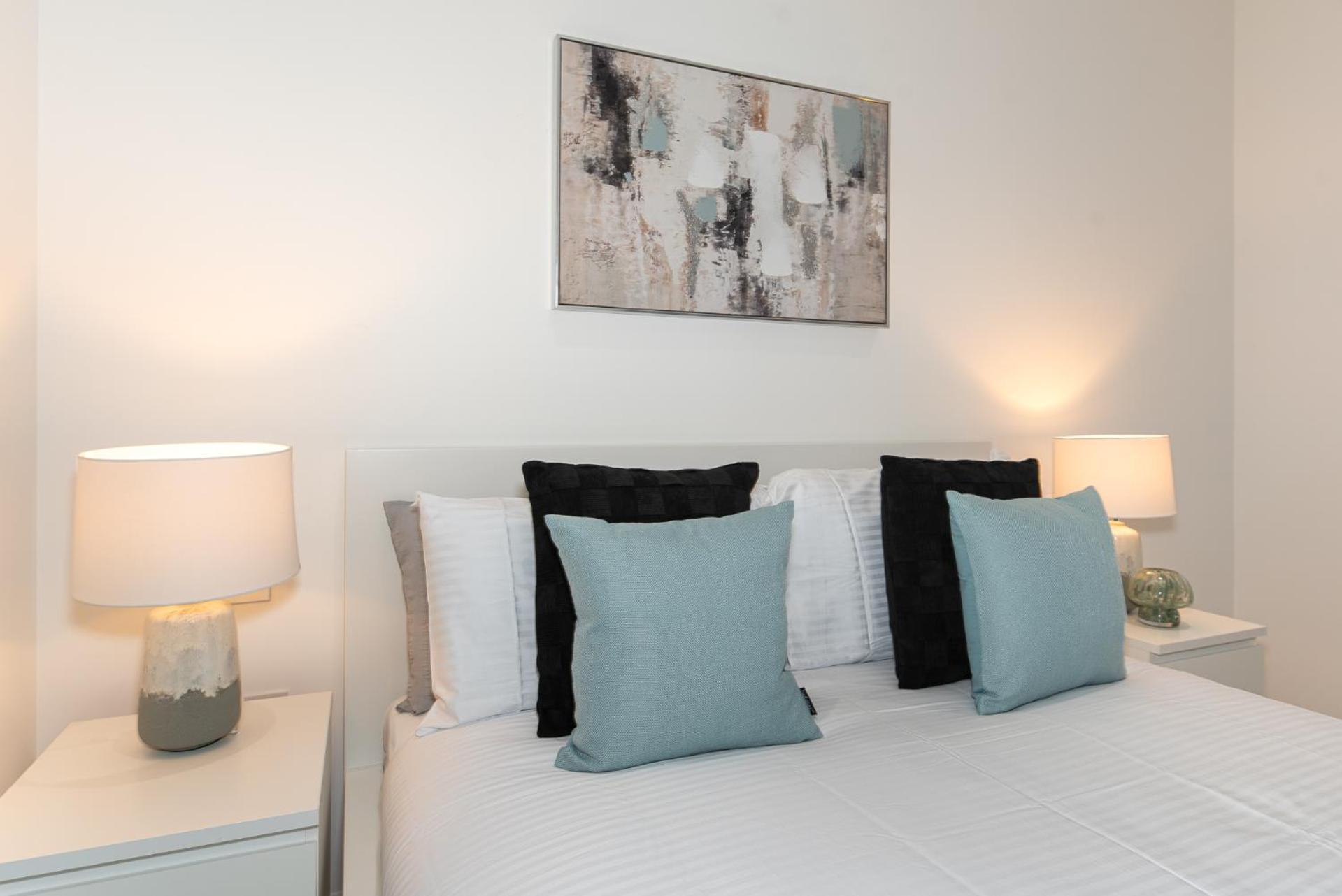 Apartment Premium 2-Bedroom Flat With Lift & Private Balcony In Farringdon, London