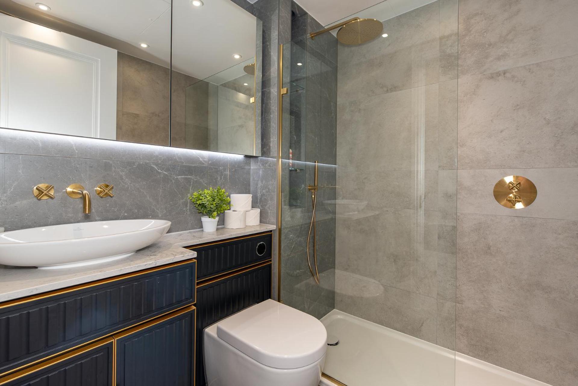 Apartment Premium 2-Bedroom Flat With Lift & Private Balcony In Farringdon, London *