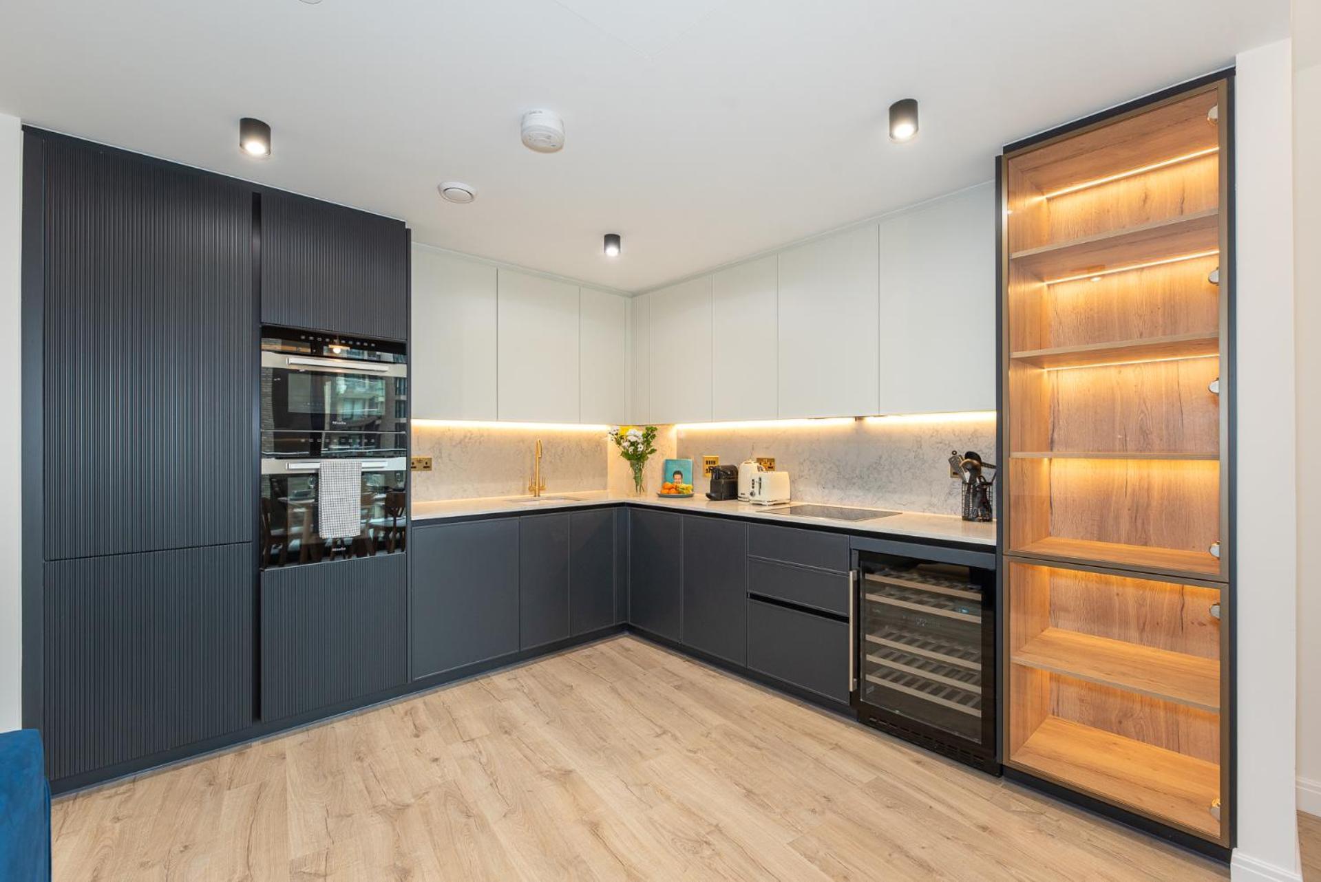 Apartment Premium 2-Bedroom Flat With Lift & Private Balcony In Farringdon, London