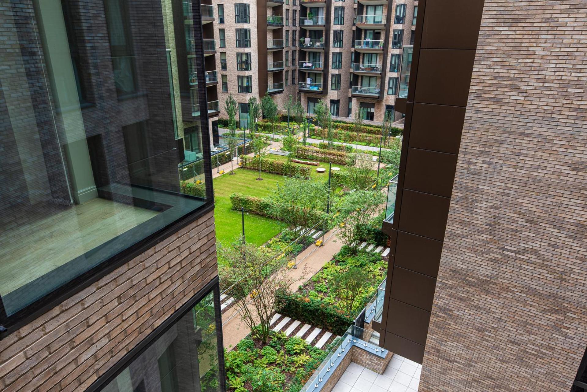 Premium 2-Bedroom Flat With Lift & Private Balcony In Farringdon, London * London