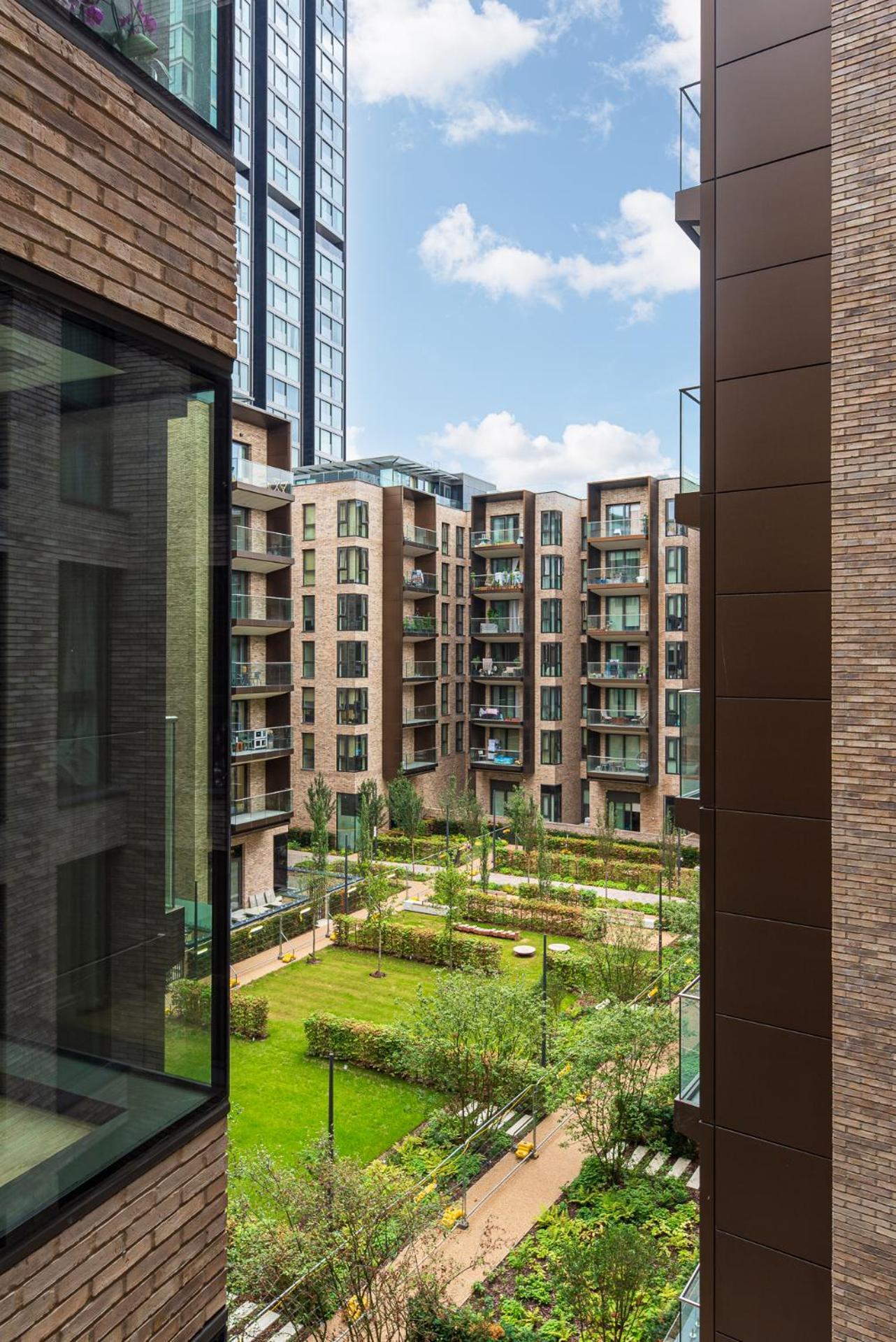 Premium 2-Bedroom Flat With Lift & Private Balcony In Farringdon, London Apartment