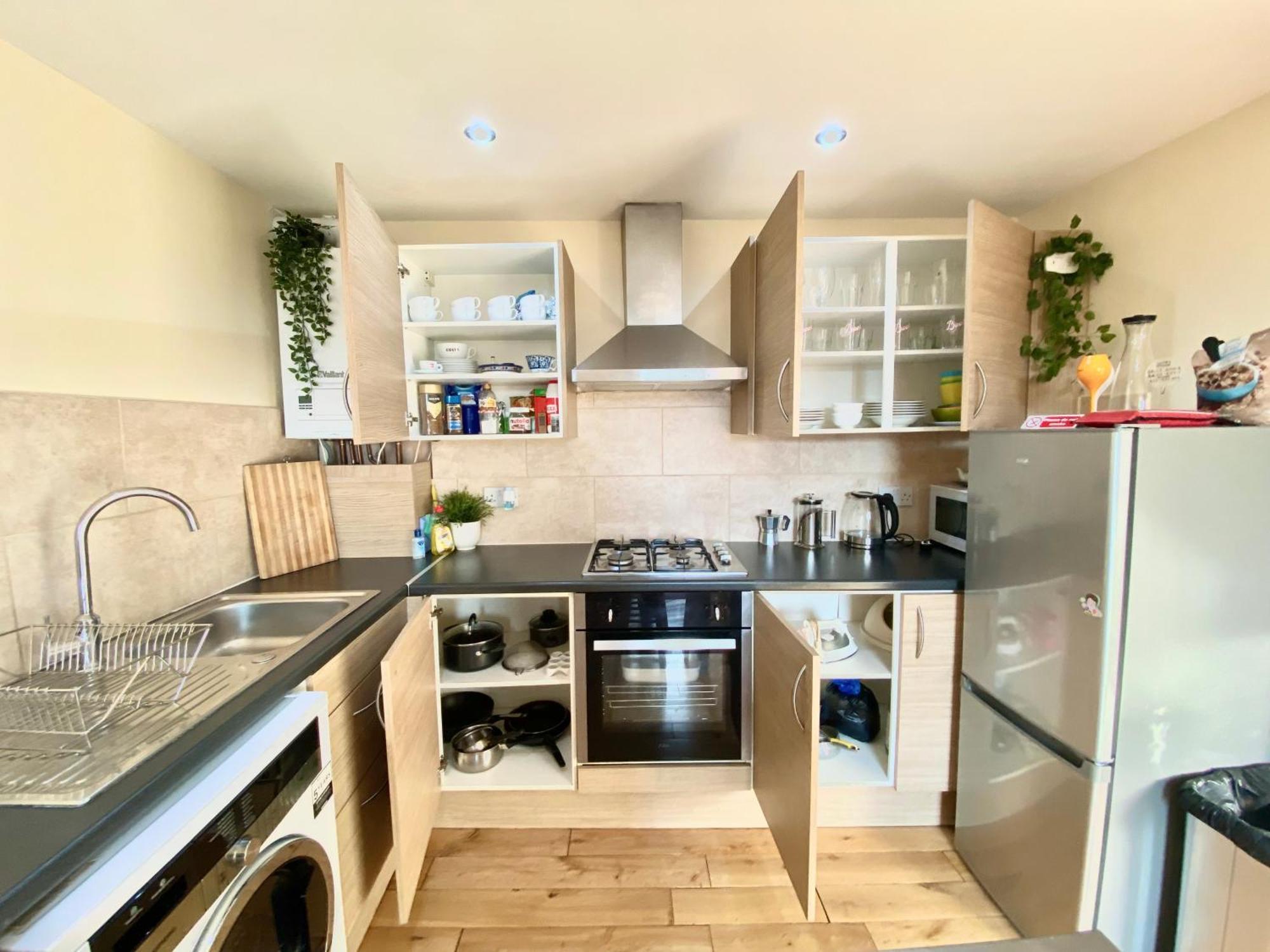 London's East End 2 Bedroom * Londra
