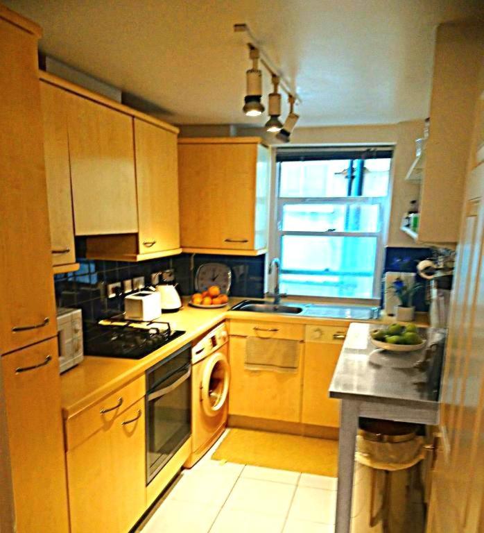 Lovely Around Kensington And Chelsea Locations W8 Sw5 Sw3 Sw10 By Ricky & Giustina Leilighet London