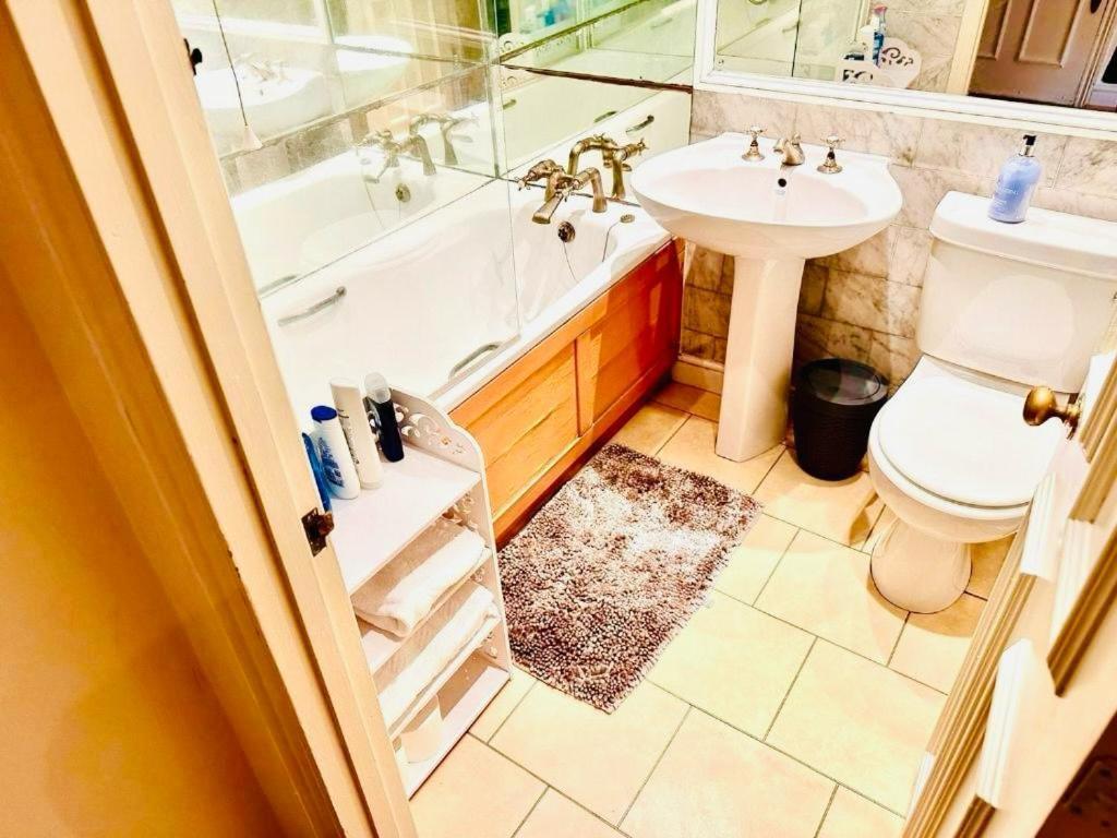 Lovely Around Kensington And Chelsea Locations W8 Sw5 Sw3 Sw10 By Ricky & Giustina Leilighet *