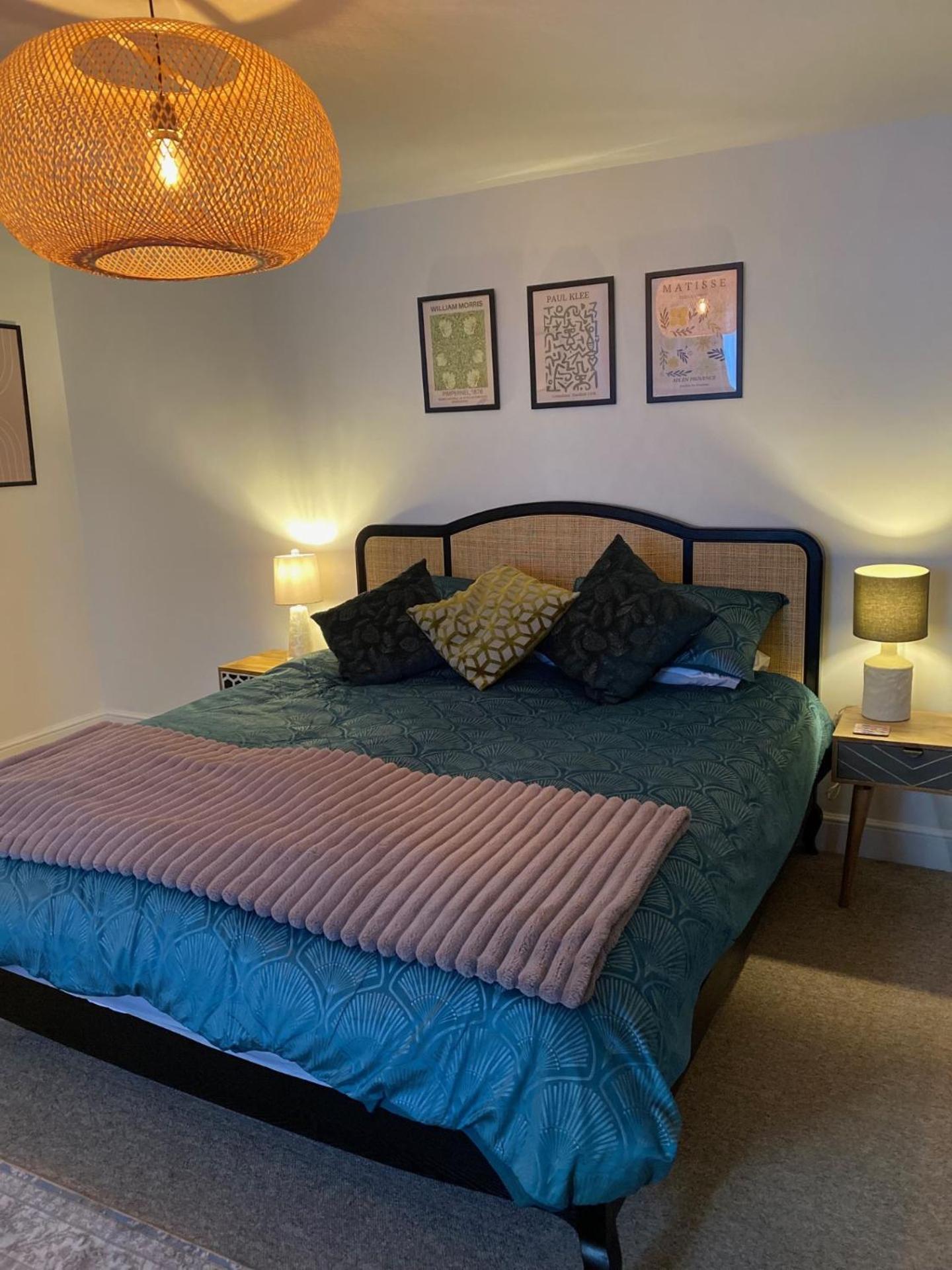 Boutique Putney Riverside Apartment *