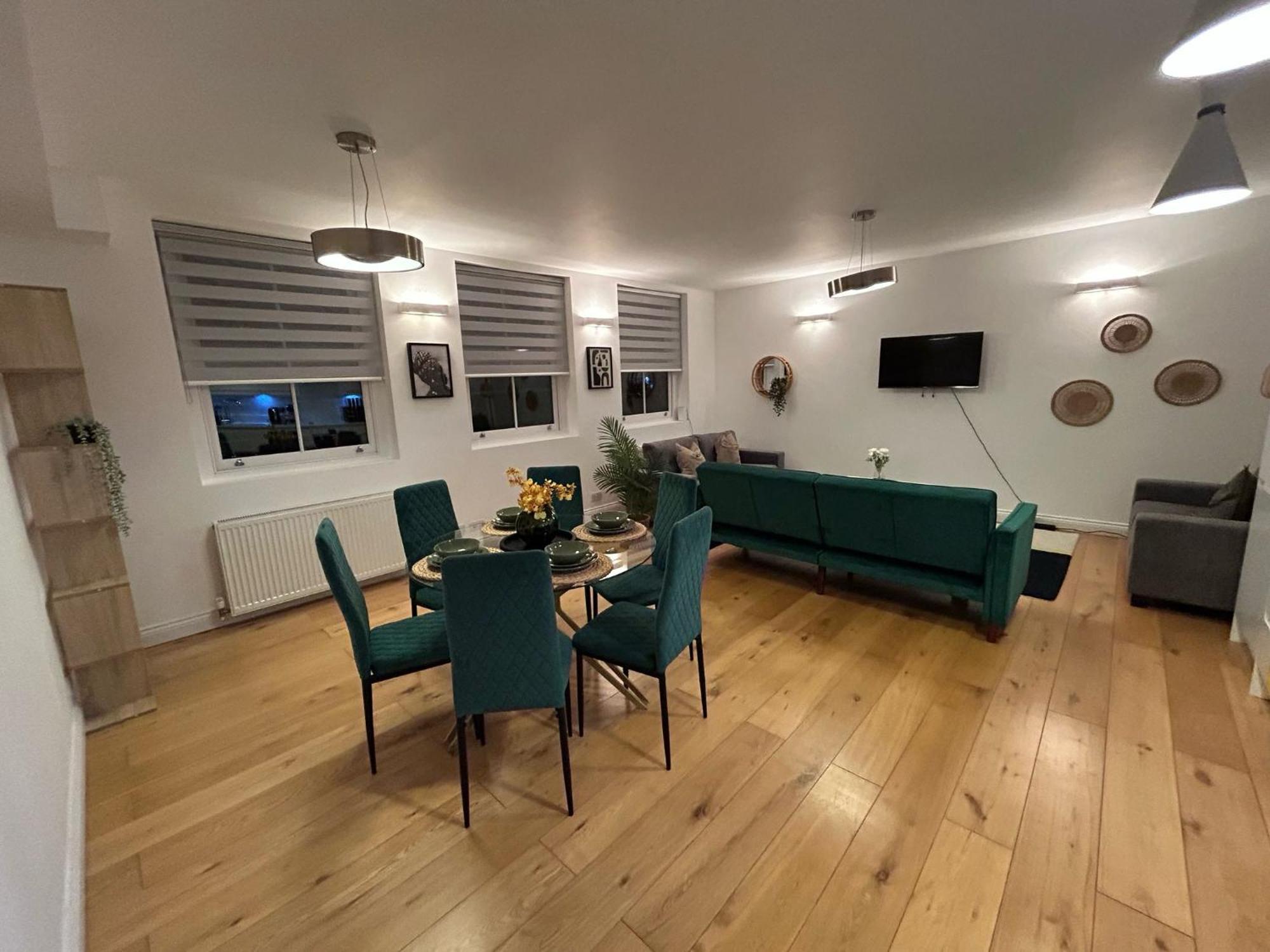 Two Bed By Livestay Short Lets & Serviced Near Oxford Circus Leilighet London