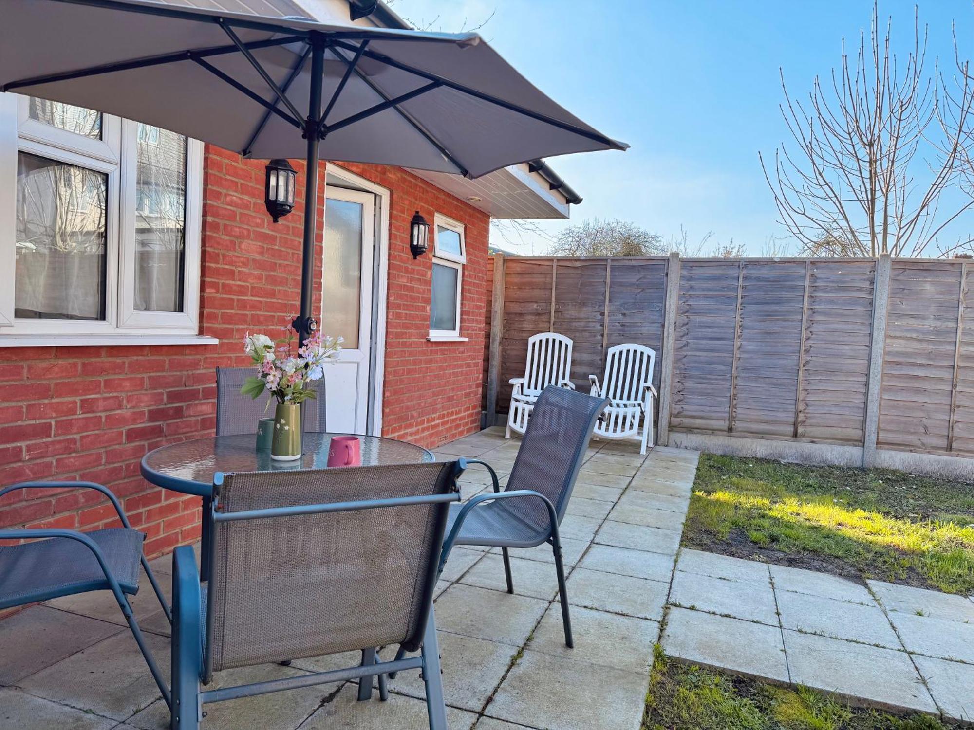 Garden 1-bed Flat 30min To Downtown & Free Parking Appartement