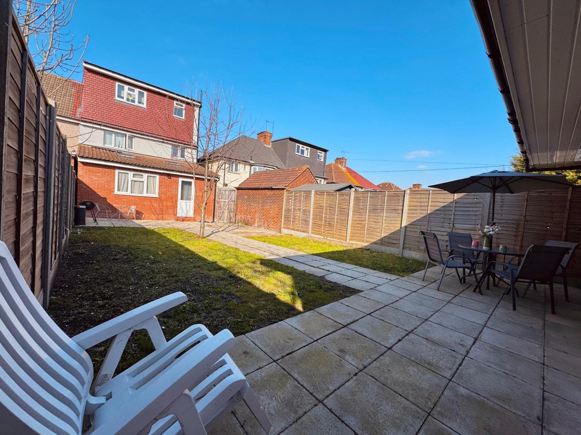 Garden 1-bed Flat 30min To Downtown & Free Parking