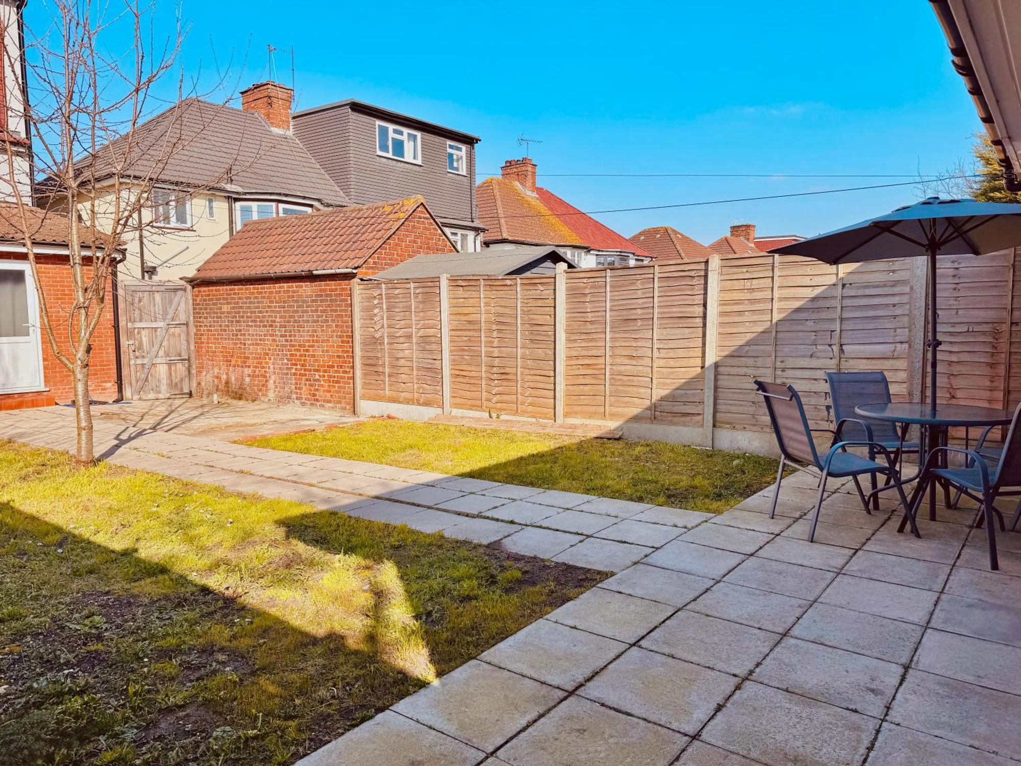 Appartement Garden 1-bed Flat 30min To Downtown & Free Parking Londen