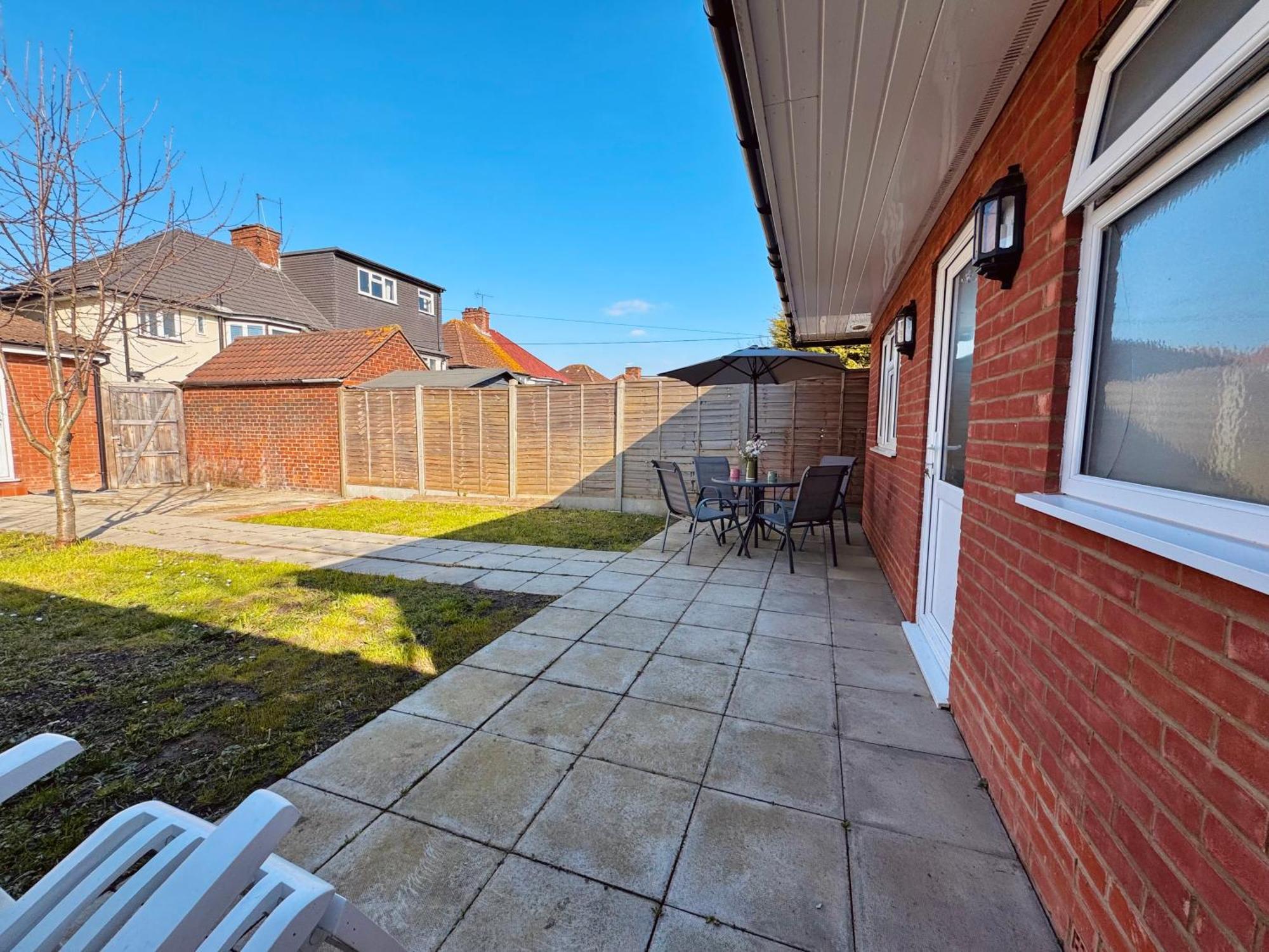 Appartement Garden 1-bed Flat 30min To Downtown & Free Parking Londen