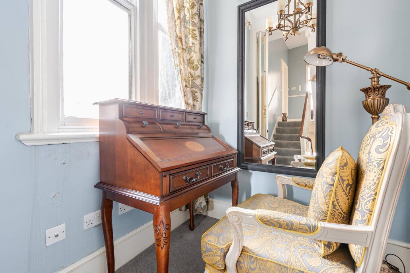 6 Bed Royal Buckingham Palace Mansion Lägenhet