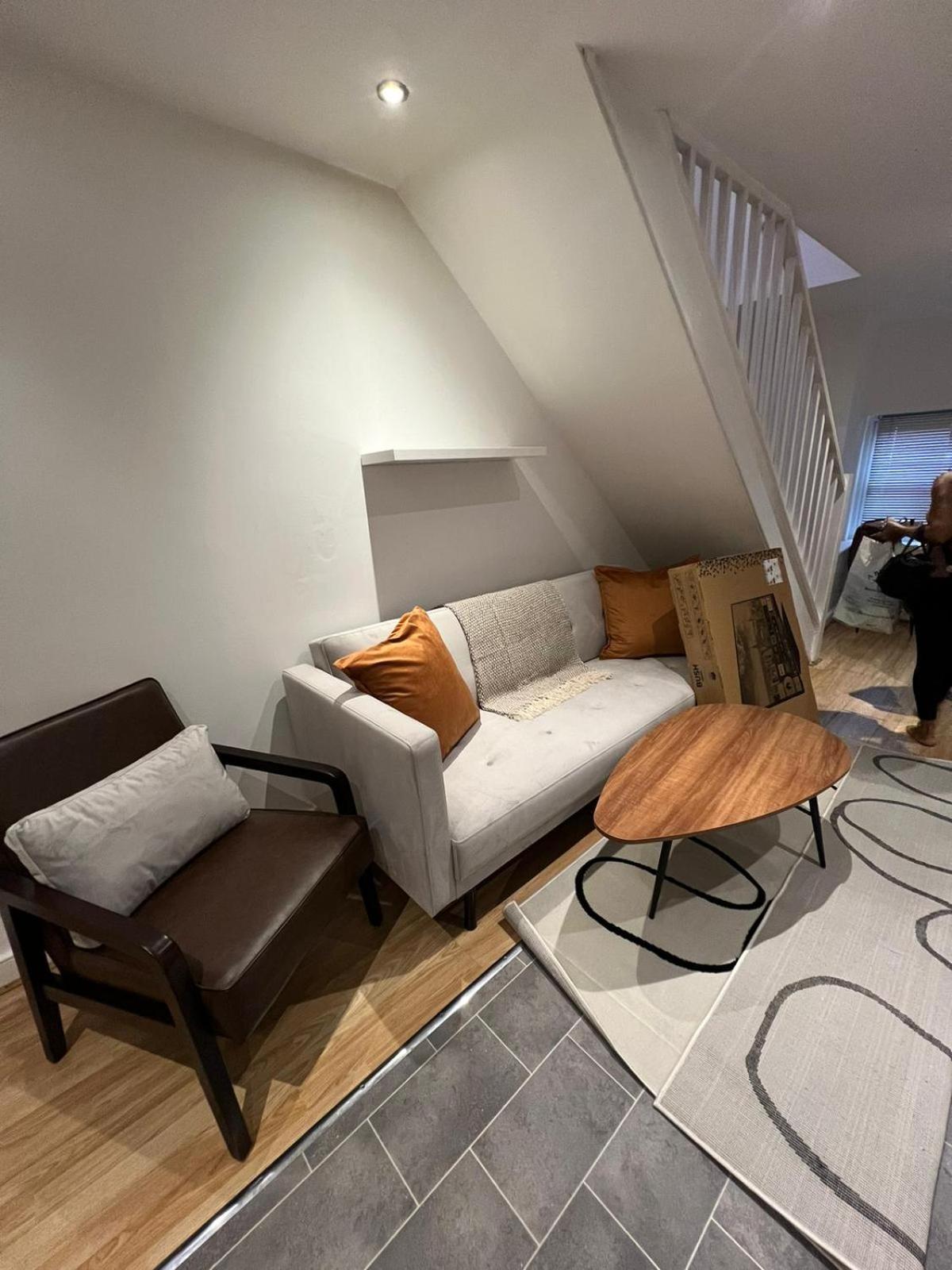 Stylish 2 Bed North Lejlighed