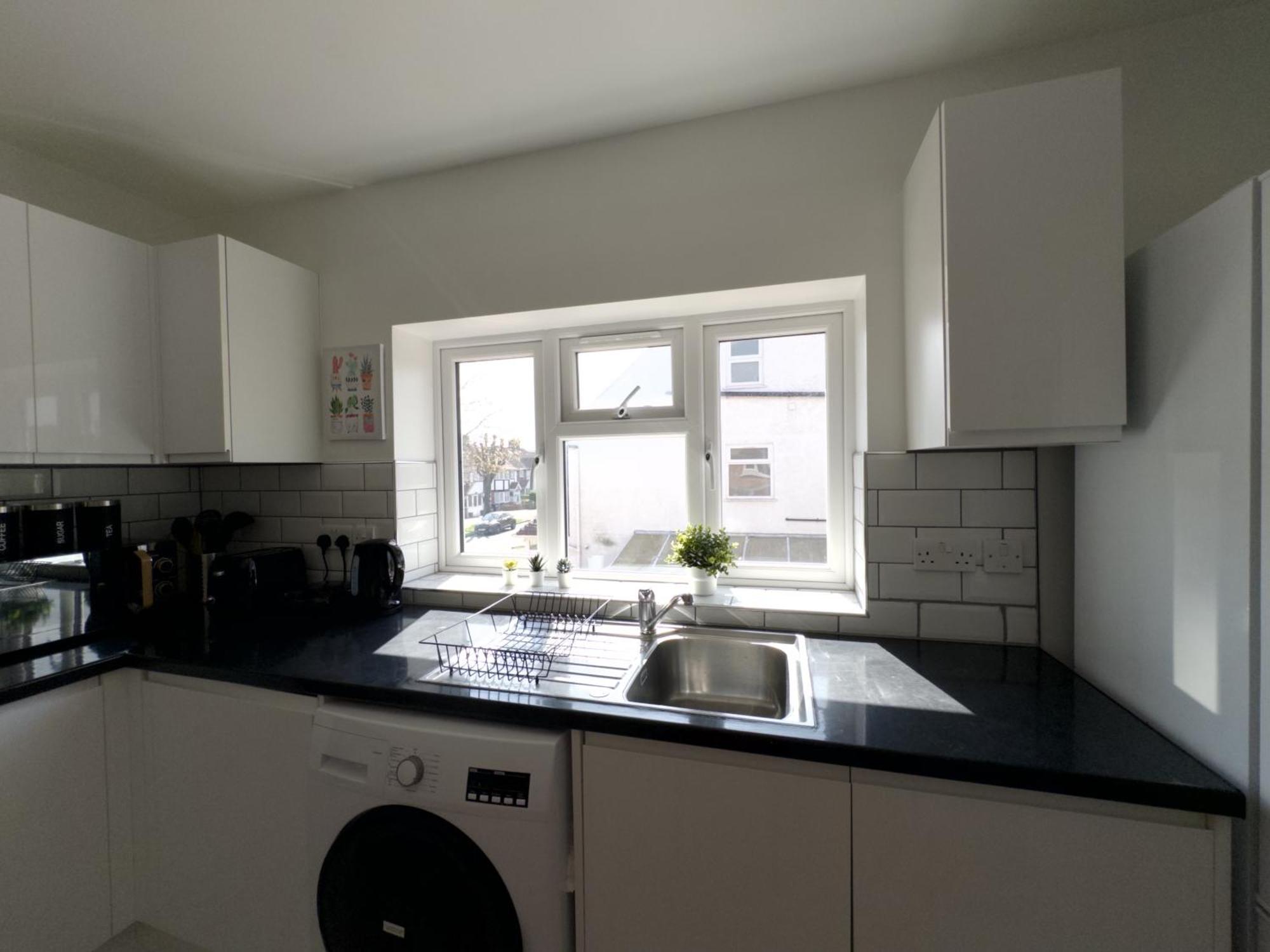 Splendid 2bed For Family 30mi To Ldn Apartment London