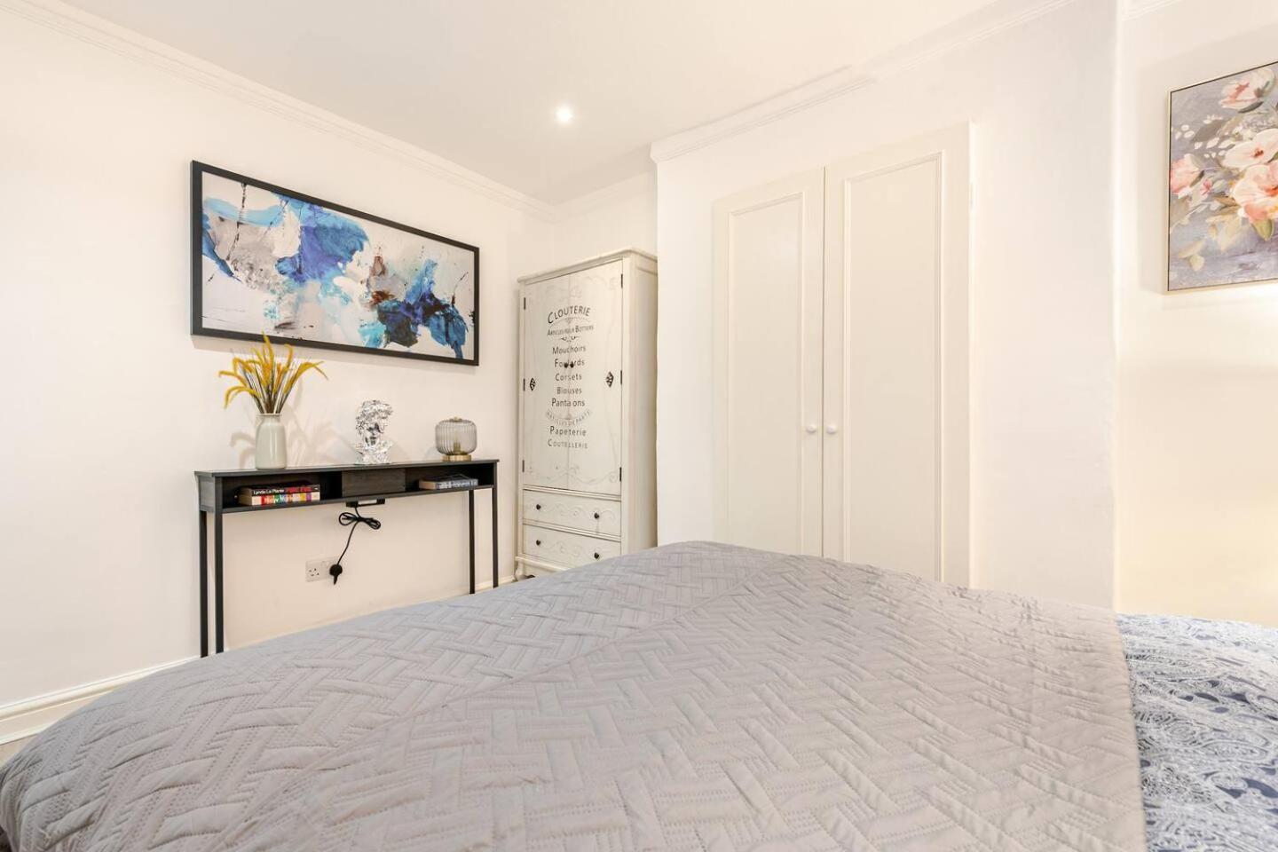 Apartment Secluded Modern Private By Buckingham Palace *