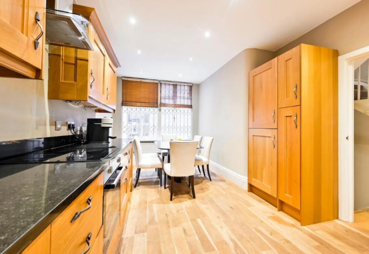 5 Bedrooms House In Chelsea * Londres