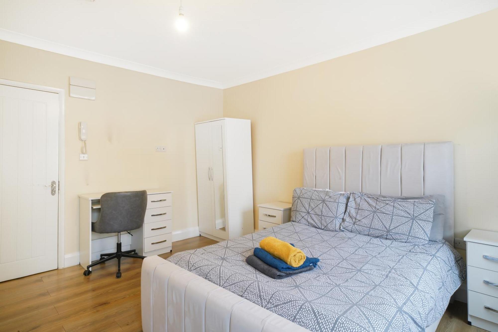 Serviced In W1 Zone 1 Apartment