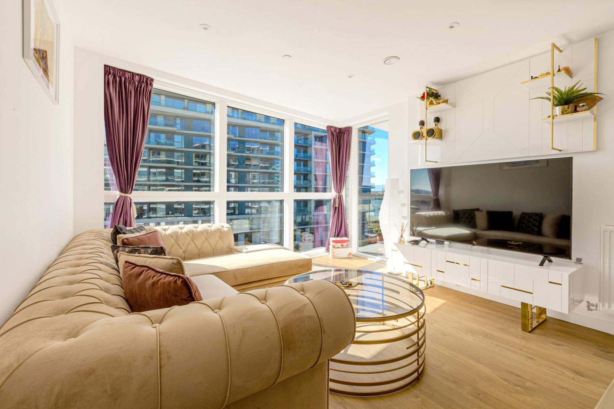 Cosy 2br Riverside In Greenwich With Balcony Londen