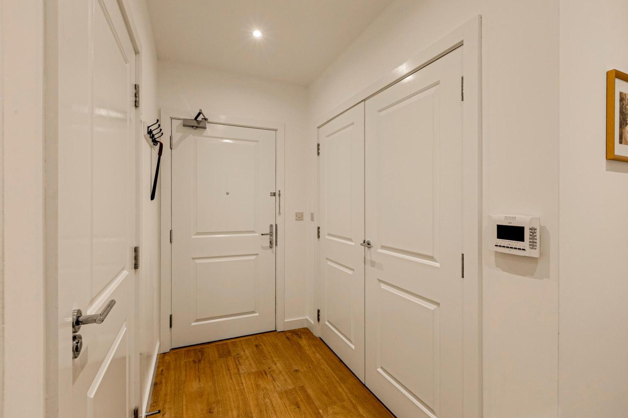 Cosy 2br Riverside In Greenwich With Balcony Appartement Londen