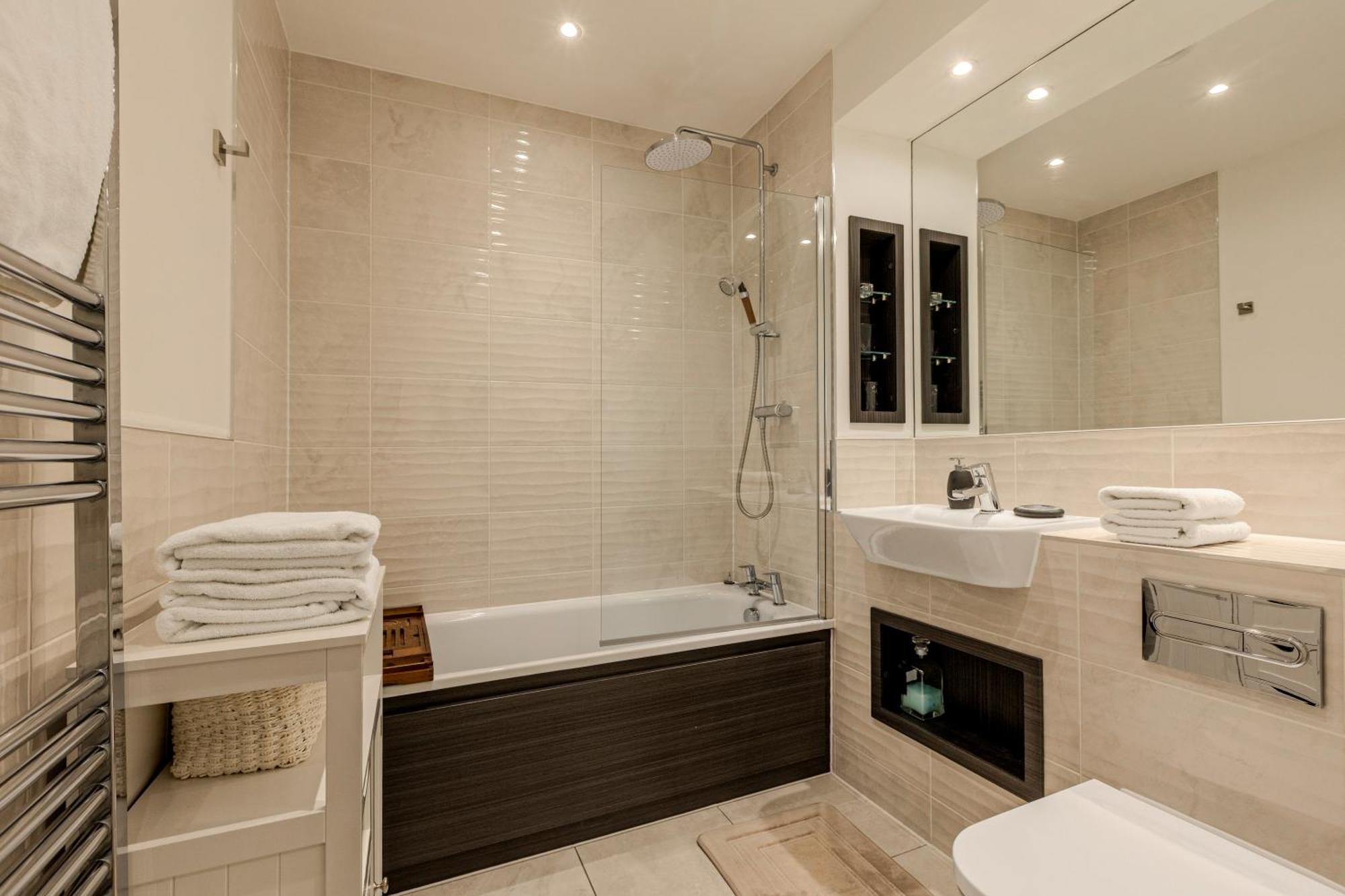 Appartement Cosy 2br Riverside In Greenwich With Balcony Londen